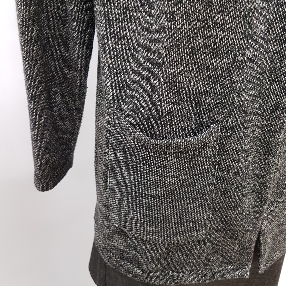 Voir photo 5 de Gilet noir et blanc chiné - ZARA- Taille M Gilet noir et blanc chiné - ZARA- Taille M Bon état - Vue 5 -