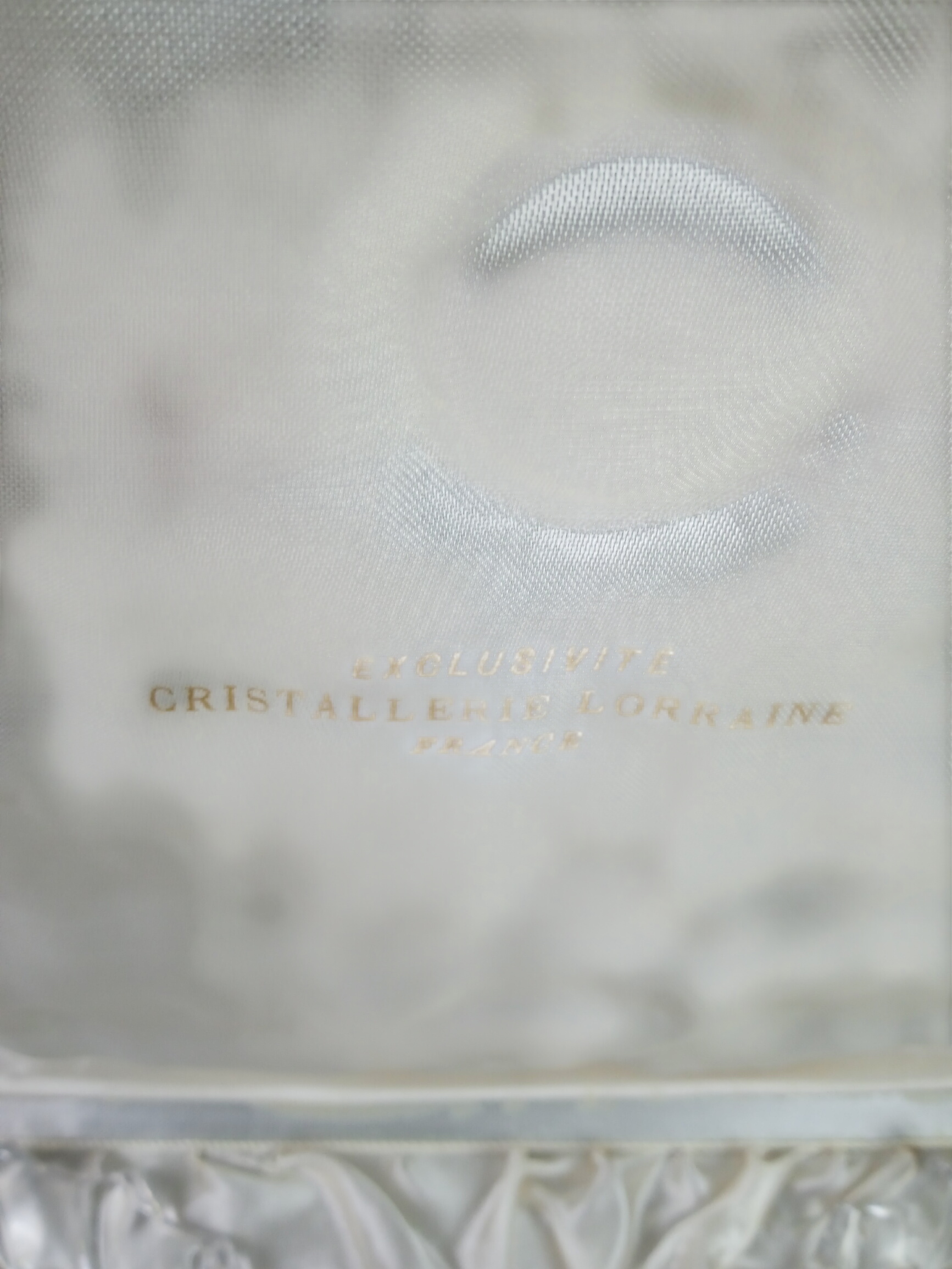 Coffret Cristallerie de Lorraine en cristal comprenant : 12 portes-couteaux, 1 salière, 2 petites cuillères Bon état -  reconditionné disponible sur Label Emmaüs