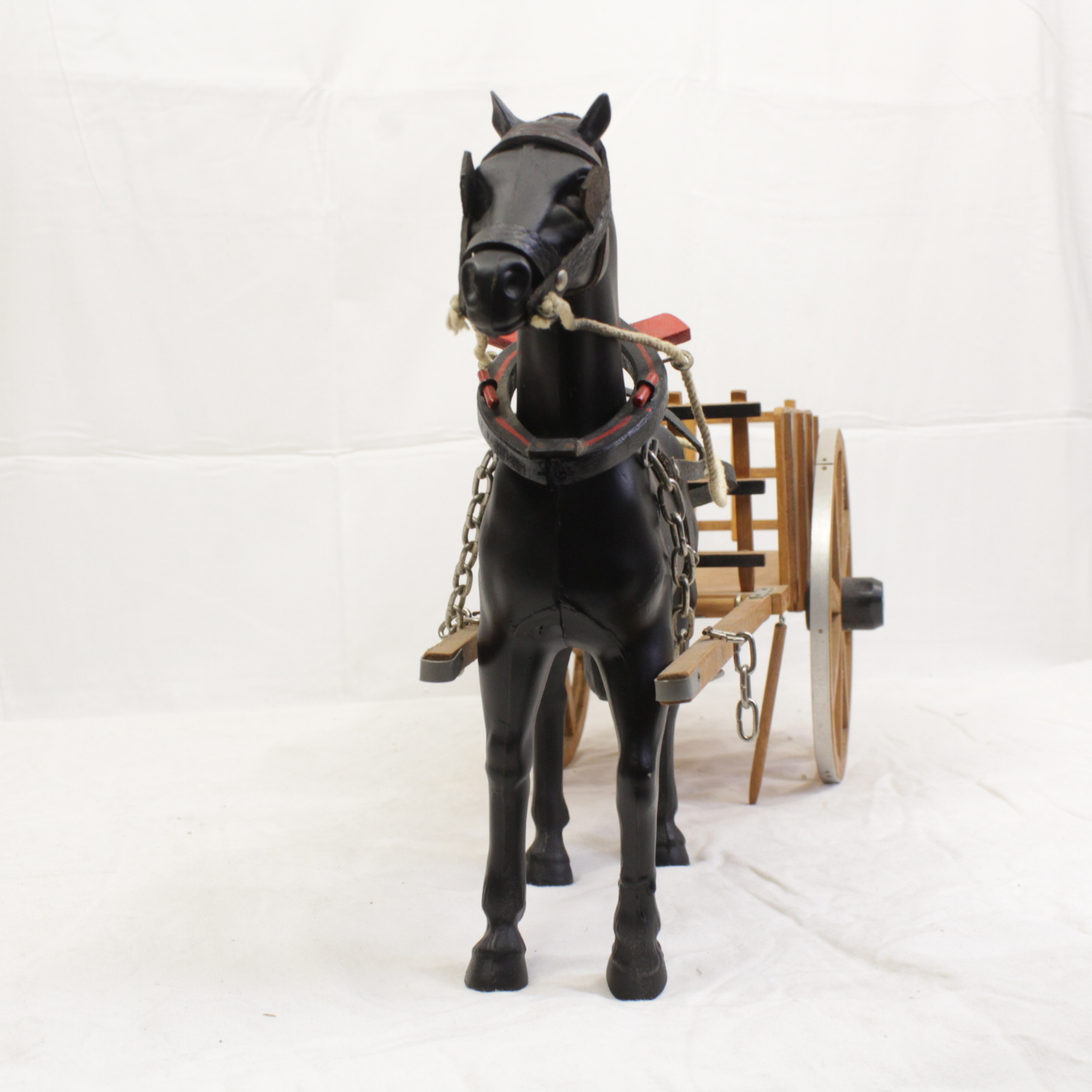 Attelage de cheval et sa charrette en bois Bon état - Vue 3 - 