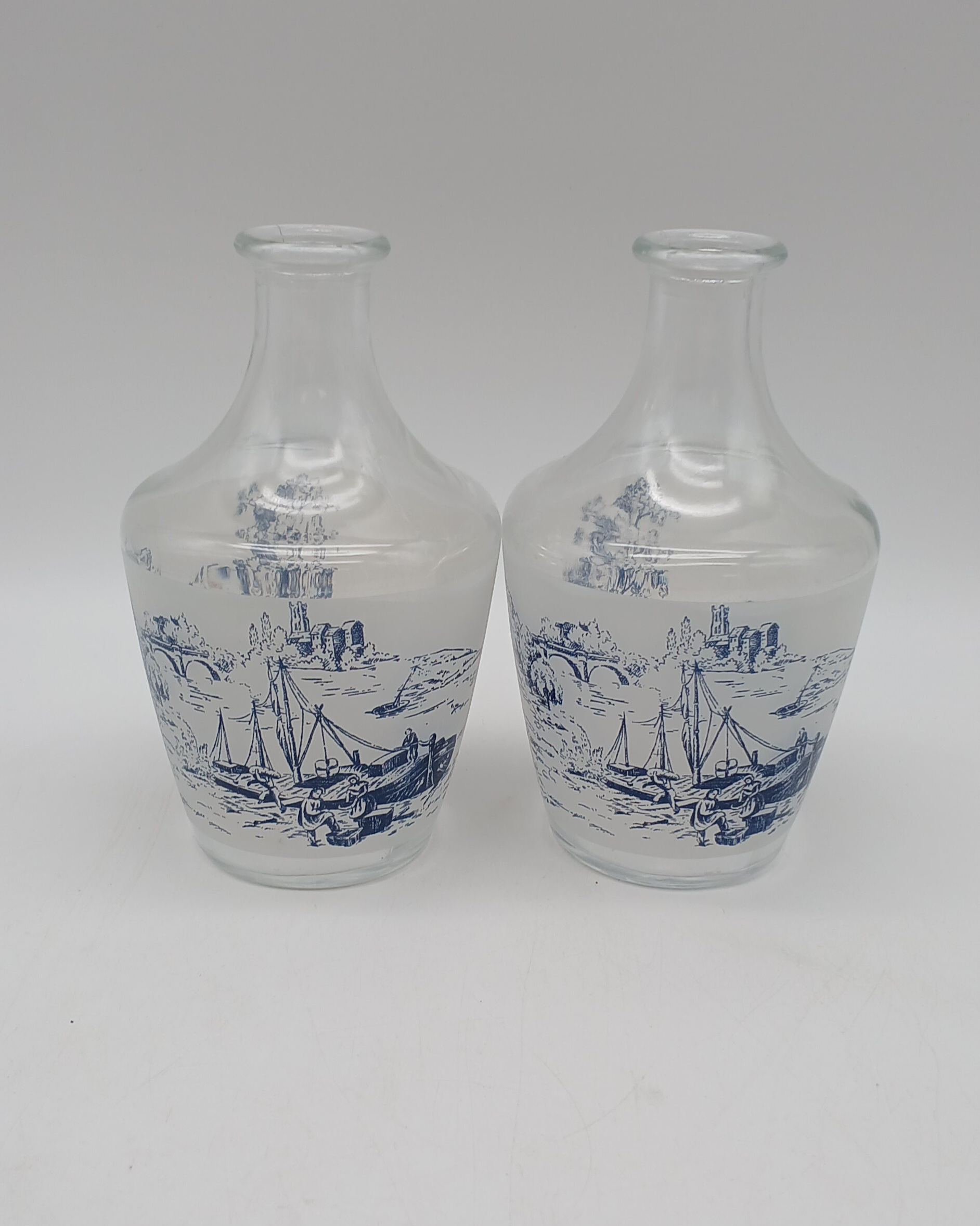 Ensemble de 2 vases soliflore en verre - Années 60 - style romantique - France  - Vue 3 - 