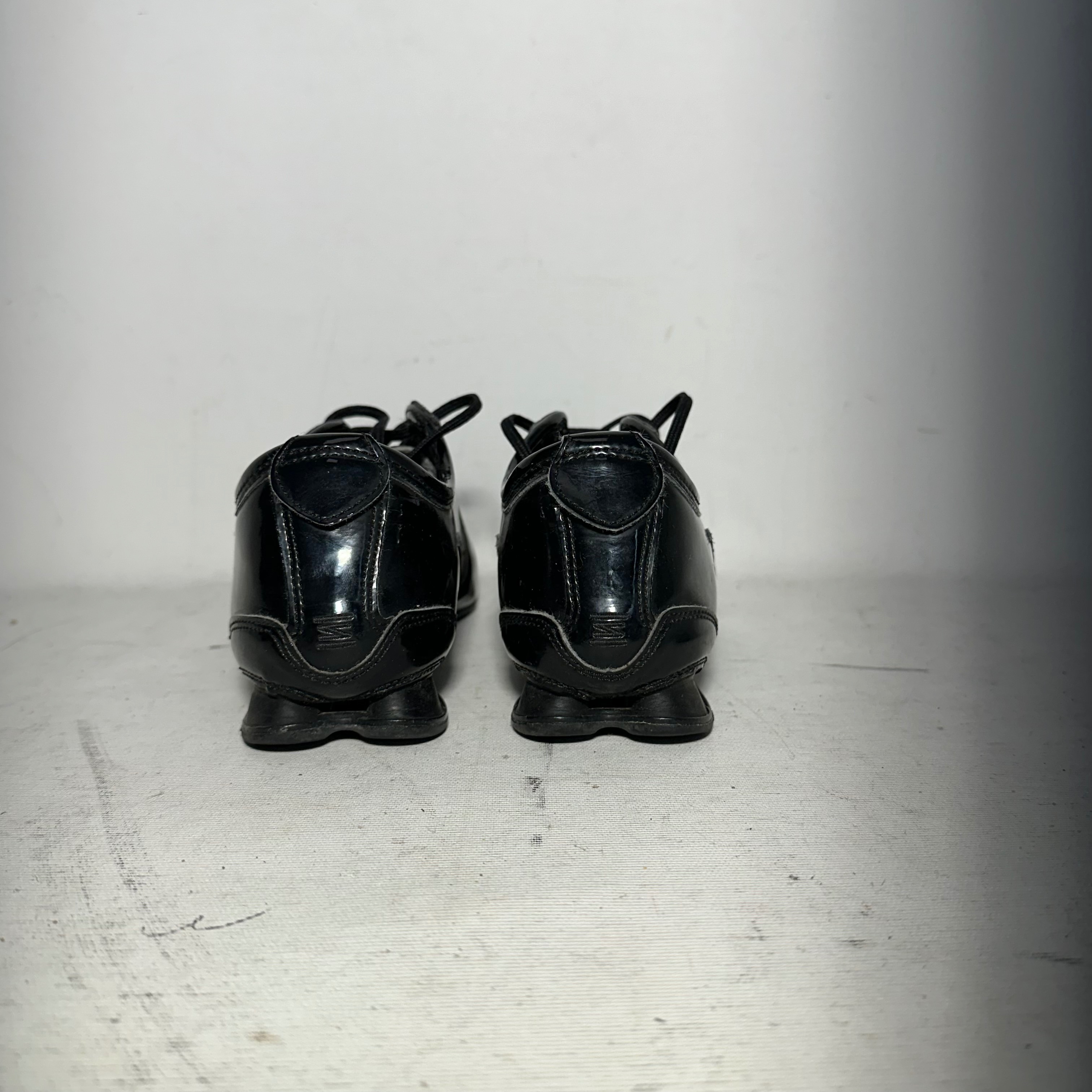 Voir photo 6 de Chaussures - Nike - Shox - Noires - Pointure 38 Chaussures - Nike - Shox - Noires - Pointure 38 Très bon état - Vue 6 -
