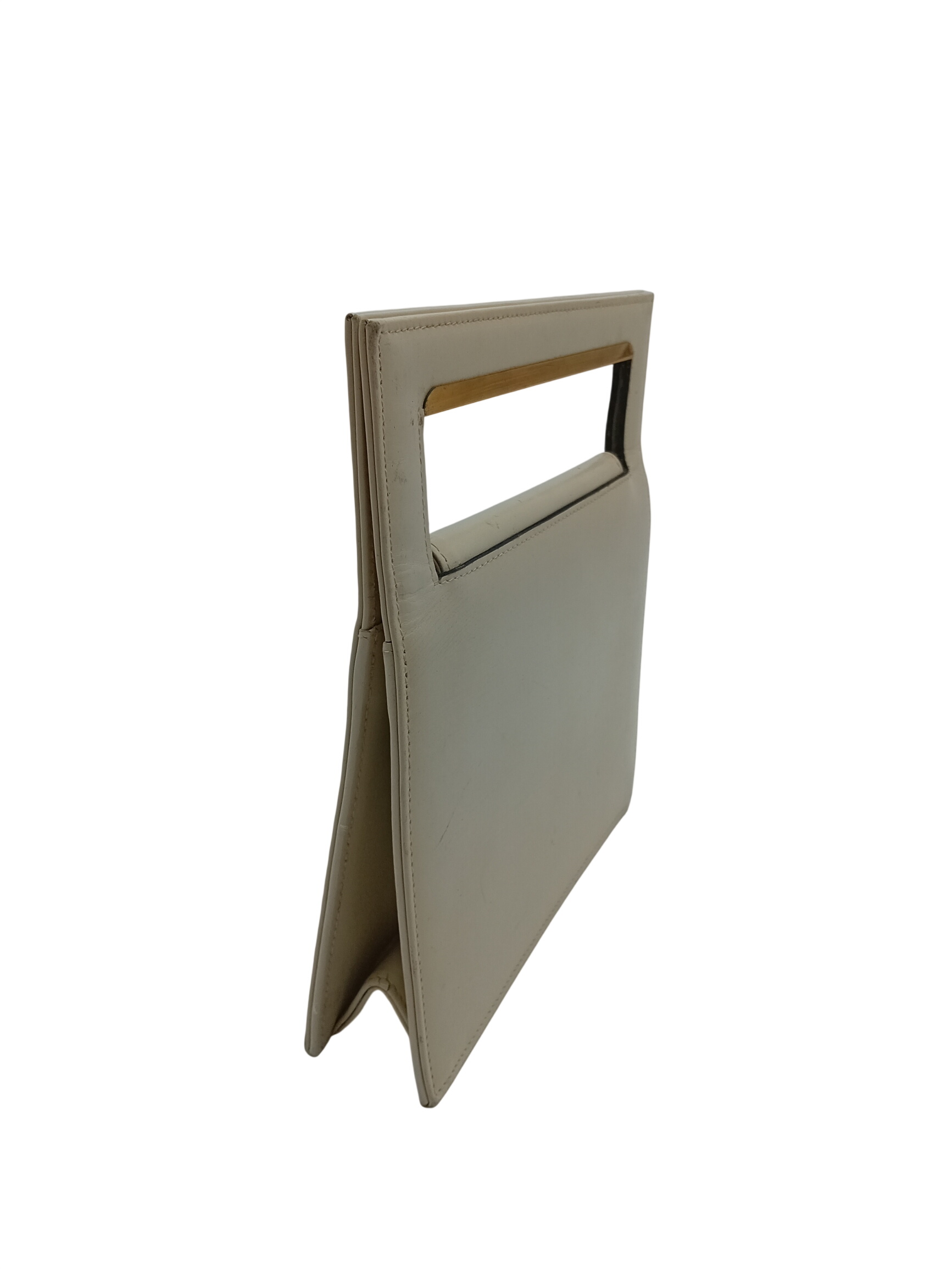 Acheter Pochette De Soirée Beige Crème Vintage Poignée Rigide Chic (T4711) Bon état - 13,00 € Pochette De Soirée Beige Crème Vintage Poignée Rigide Chic (T4711) Bon état - reconditionné disponible sur Label Emmaüs
