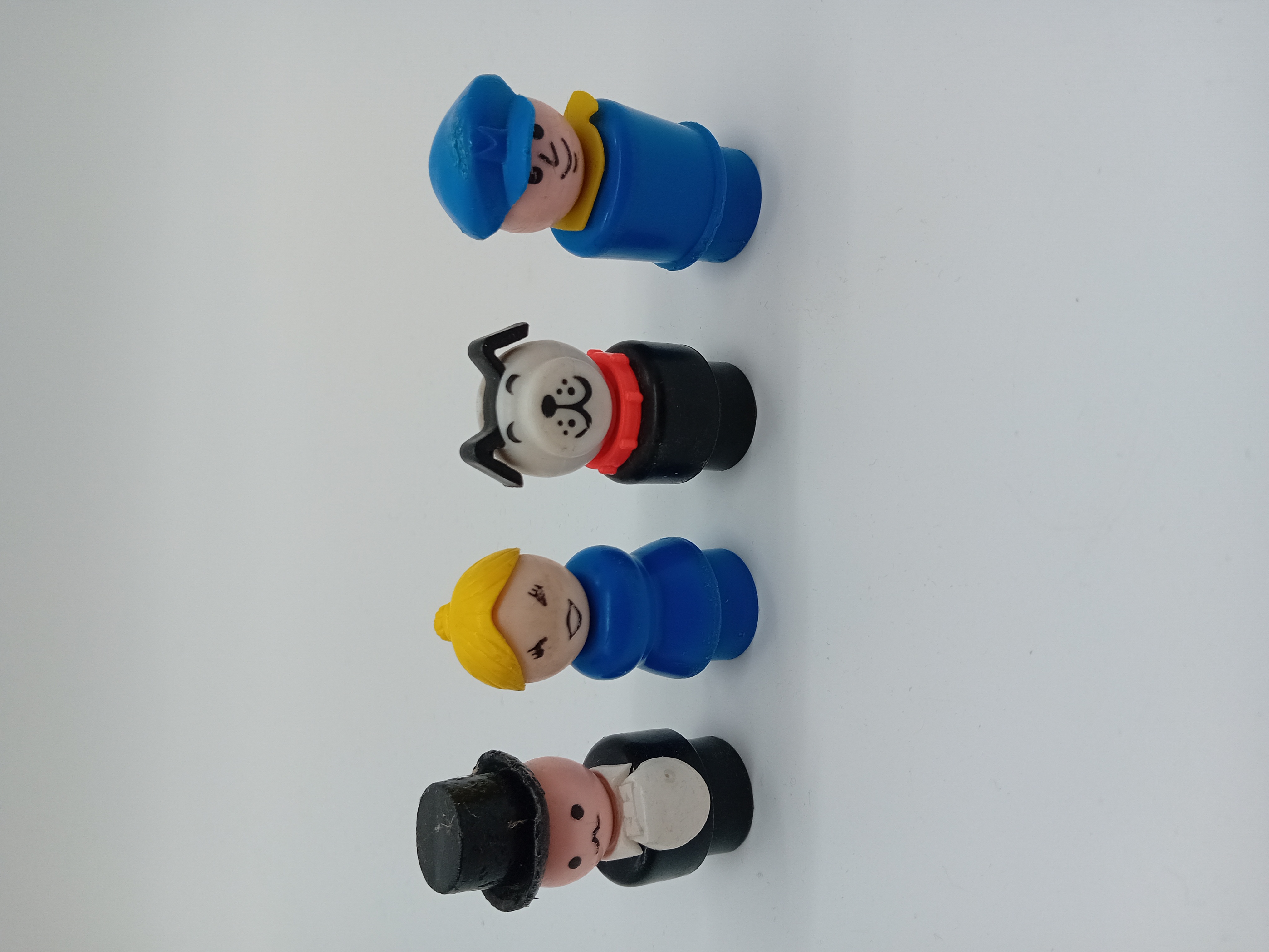 Voir photo 6 de Lot Figurines & Véhicules Vintage Fisher-price Little People (b641) (B641) Lot Figurines & Véhicules Vintage Fisher-price Little People (b641) (B641) Très bon état - Vue 6 -