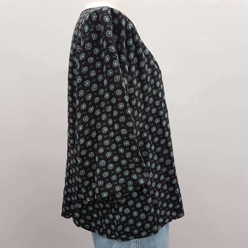 Top noir à petites fleurs blanches et vertes - COMPTOIR DES COTONNIERS - Taille 40 estimée - Photo 1