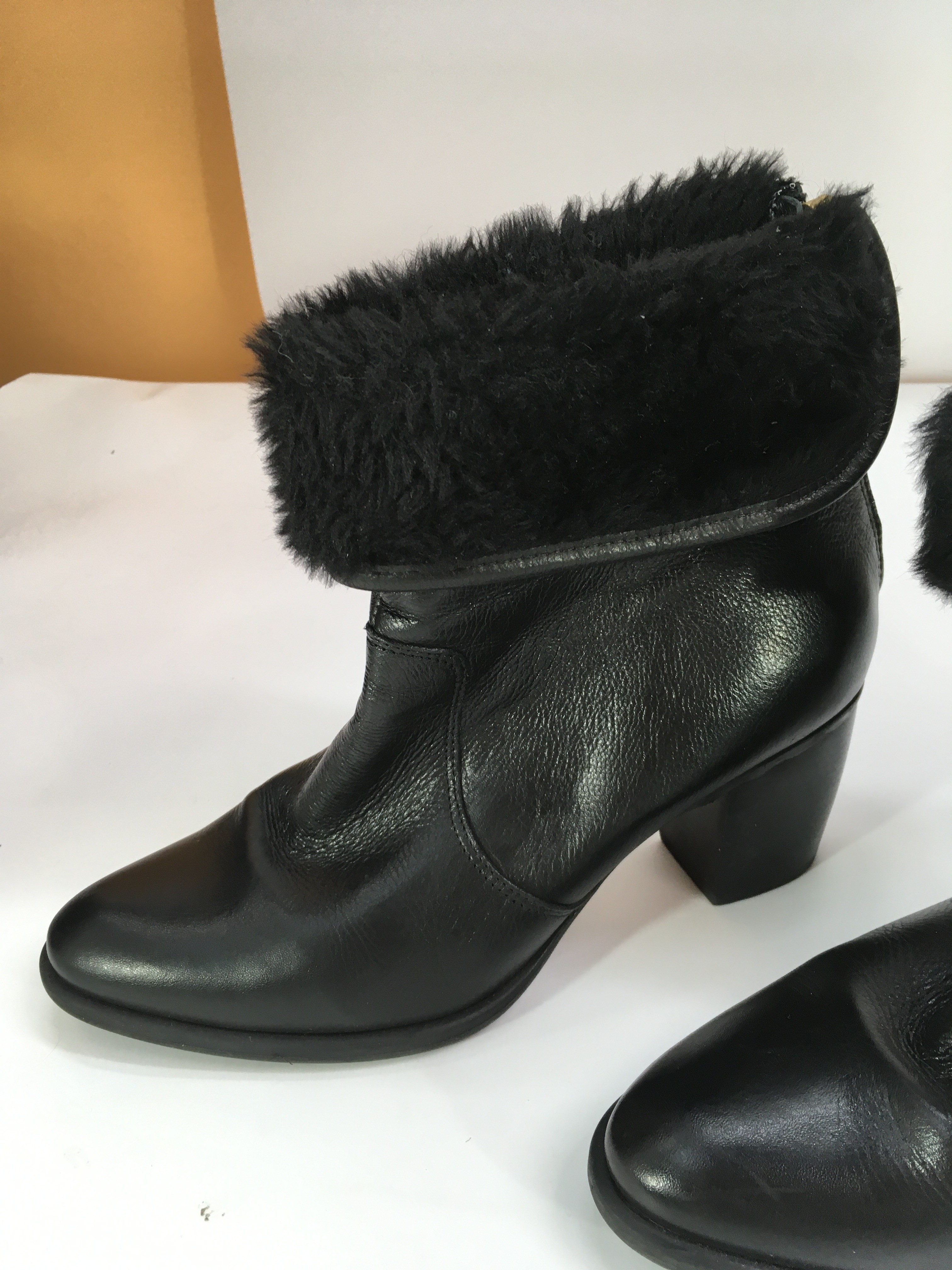 Bottines noires San Marine T39 - Photo 1
