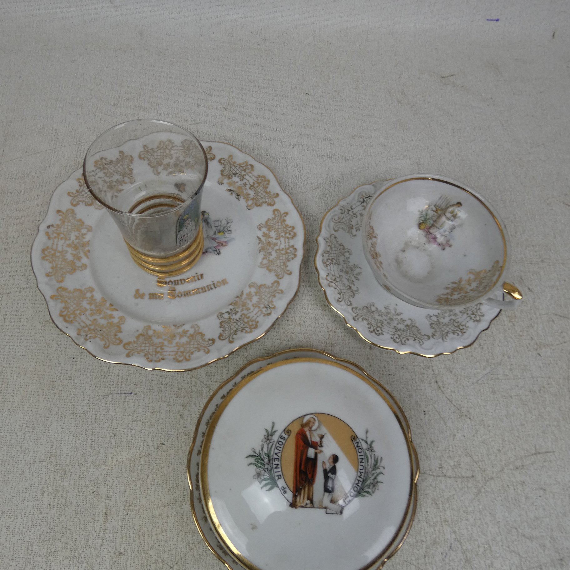 Ensemble Communion Vintage en Porcelaine Bon état - Vue 2 - 