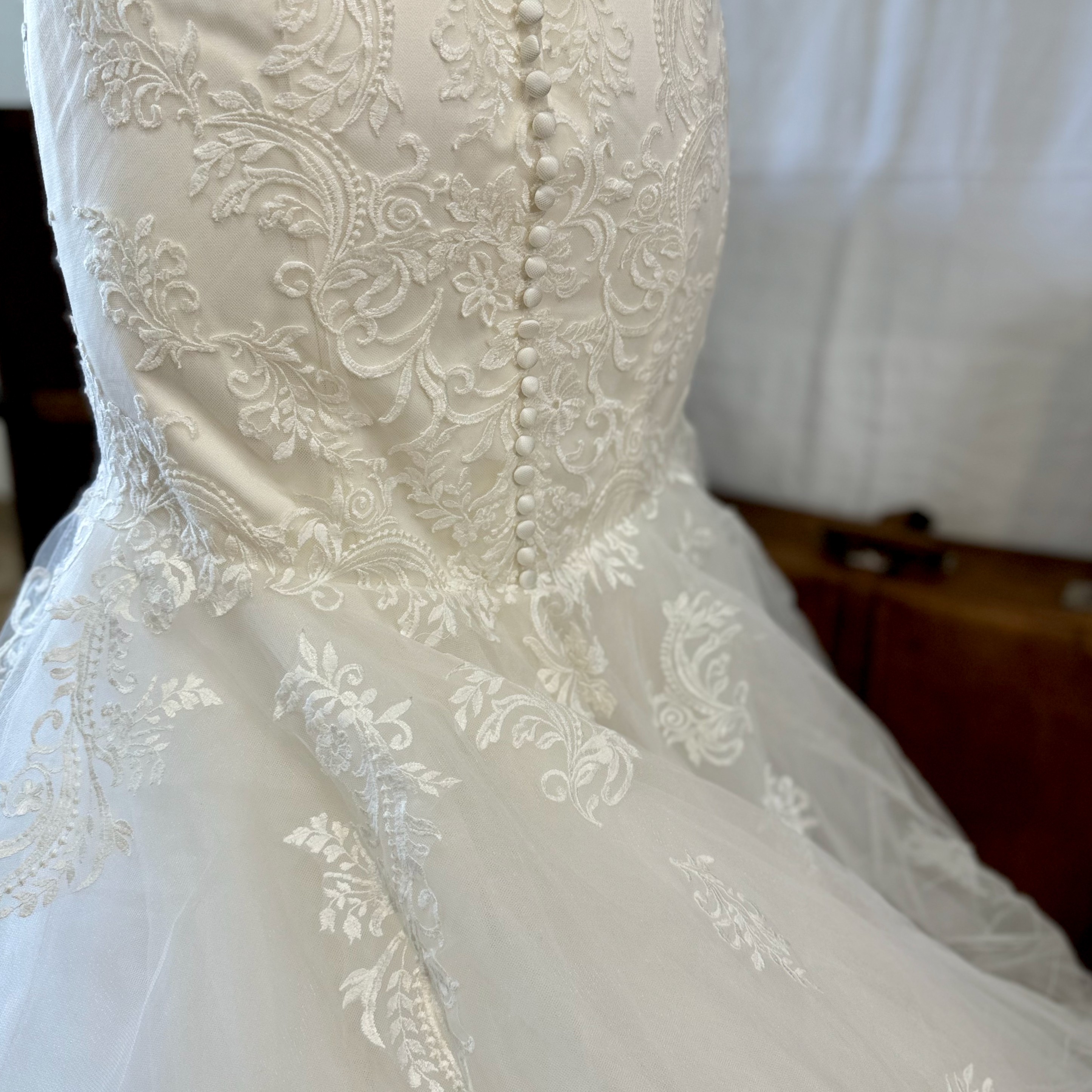 Voir photo 7 de Robe de mariée - Sincerity style chic Robe de mariée - Sincerity style chic Très bon état - Vue 7 -
