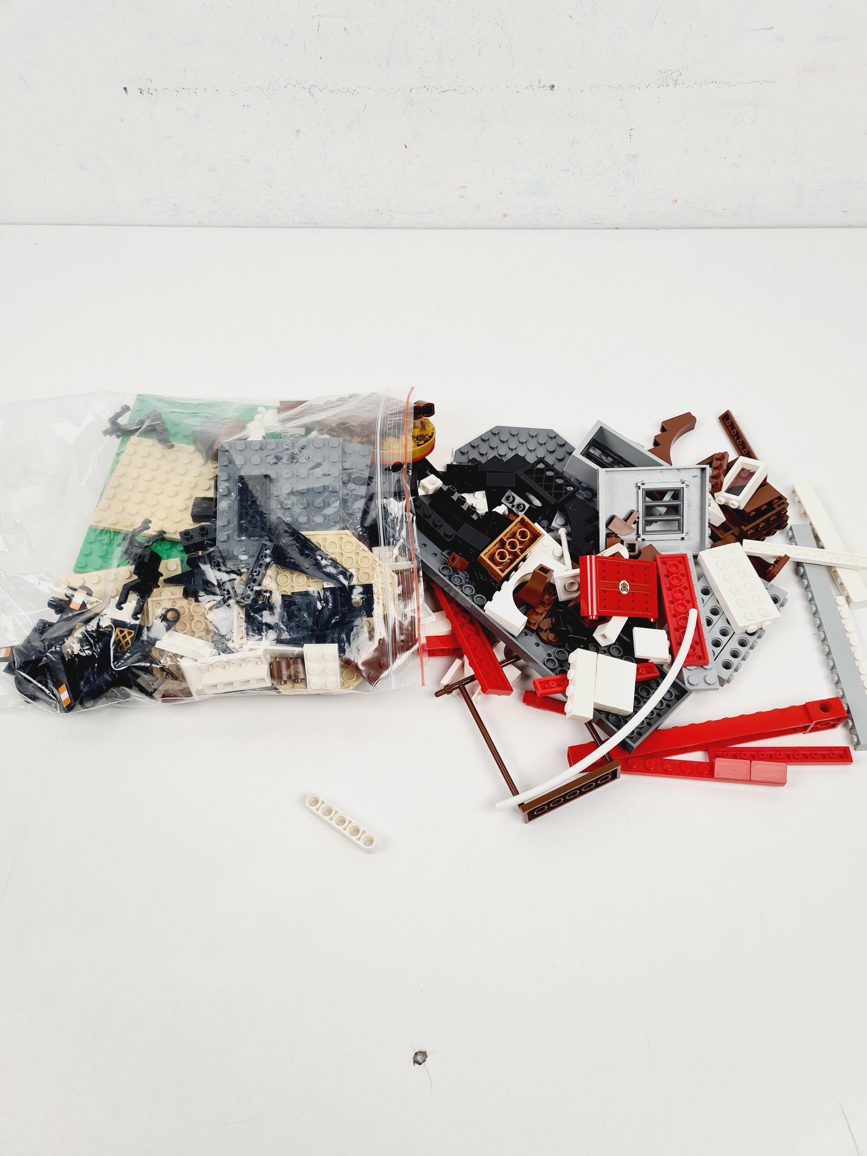 Voir photo 3 de Lego - Sachet Lego en vrac - 500 g Lego - Sachet Lego en vrac - 500 g Bon état - Vue 3 -