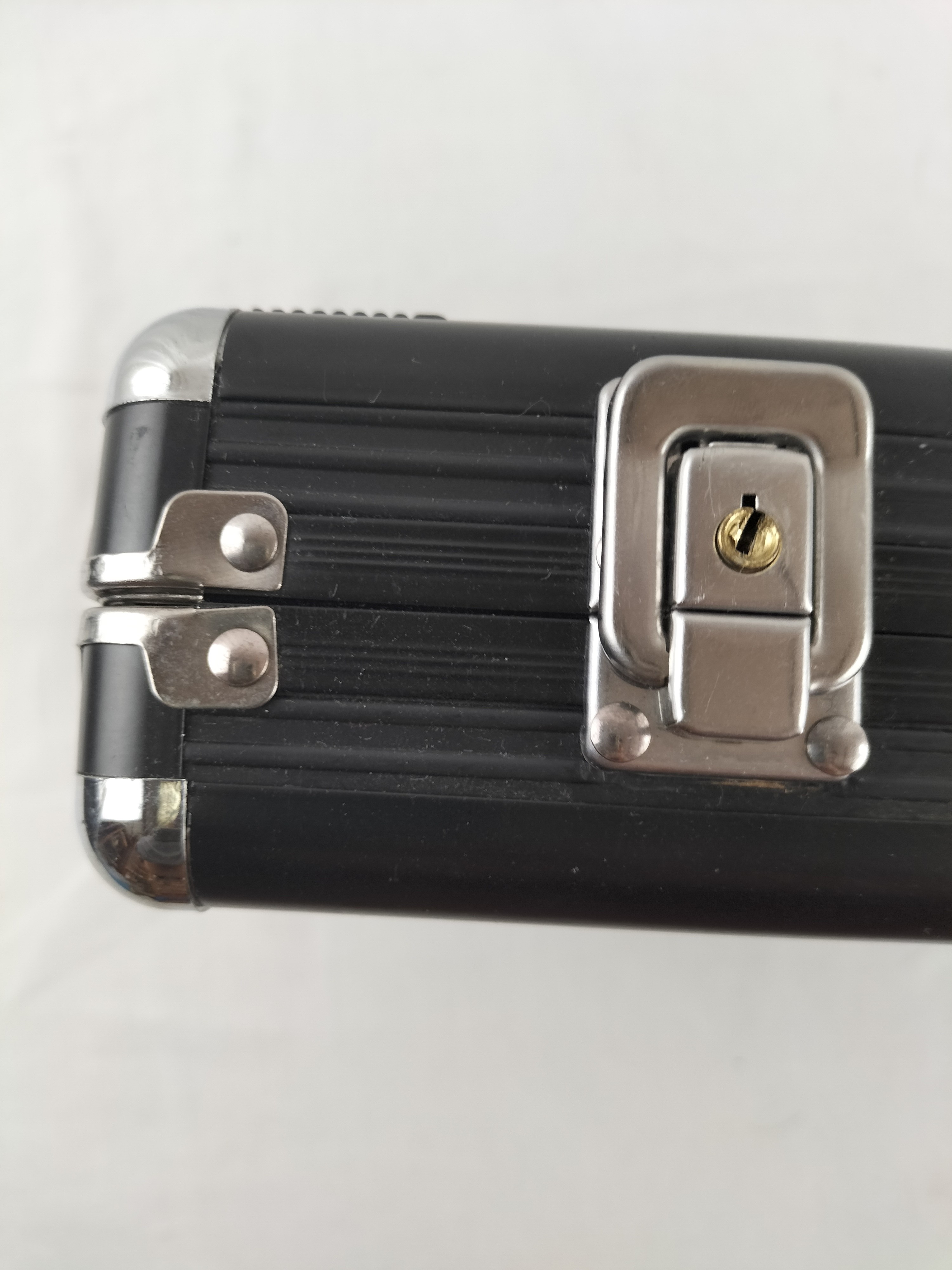 🎲♠️ MALLETTE DE POKER COMPLÈTE – JETONS + CARTES + DEALER ♣️♦️ Très bon état - Vue 3 - 