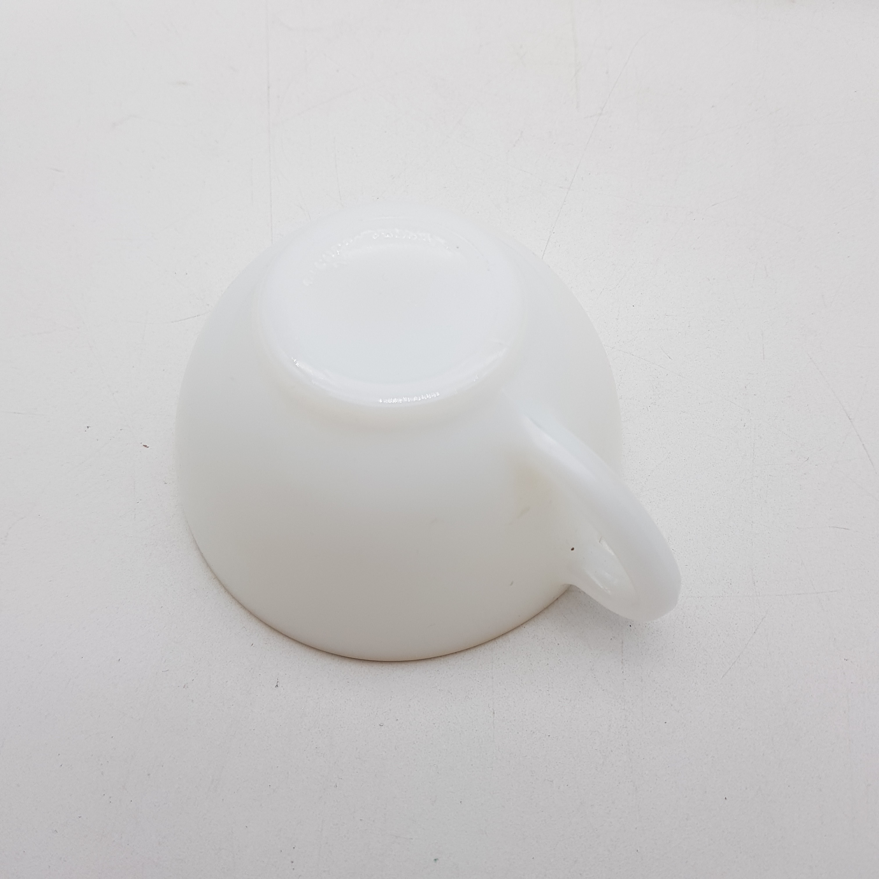 Lot de 13 tasses en Arcopal - liseré doré Bon état - Vue 4 - 