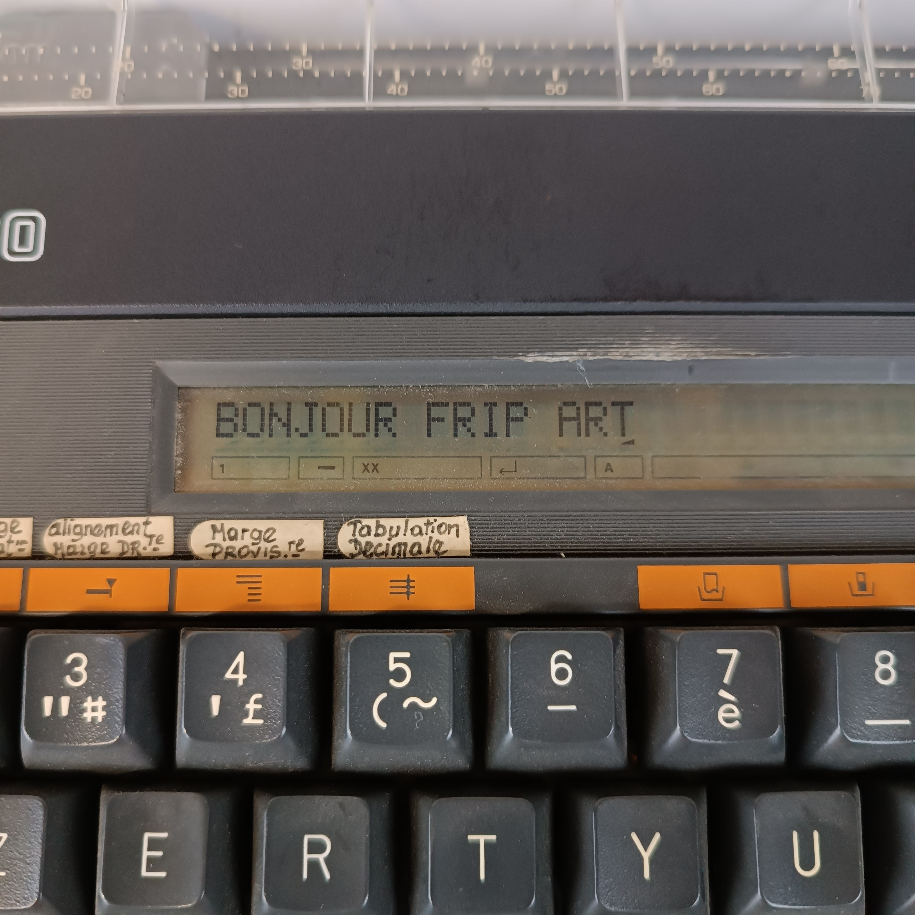 Machine à écrire électronique vintage , de marque CANON, modèle S-60, avec sa malette - État correct - Photo 4