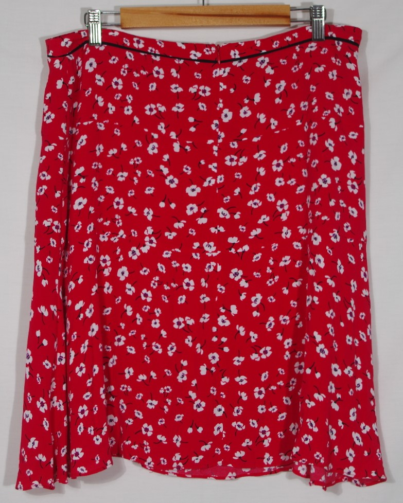 🌺 Jupe Midi Caroll T44- Rouge à Fleurs Blanches- Élégance Fleurie🌺 - Photo 5