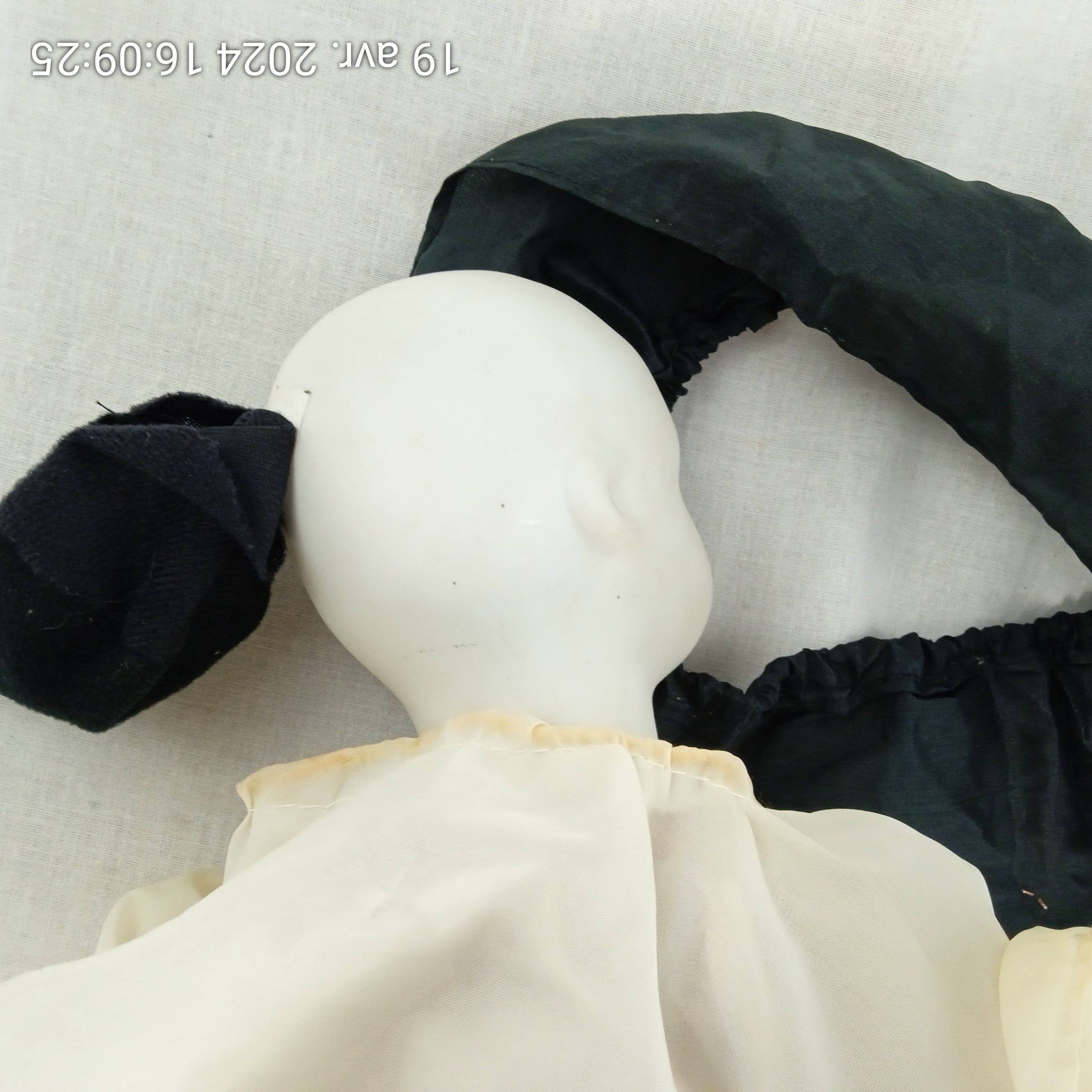 Poupée vintage Pierrot en porcelaine et chiffons 52 cm - Bon état - Photo 7