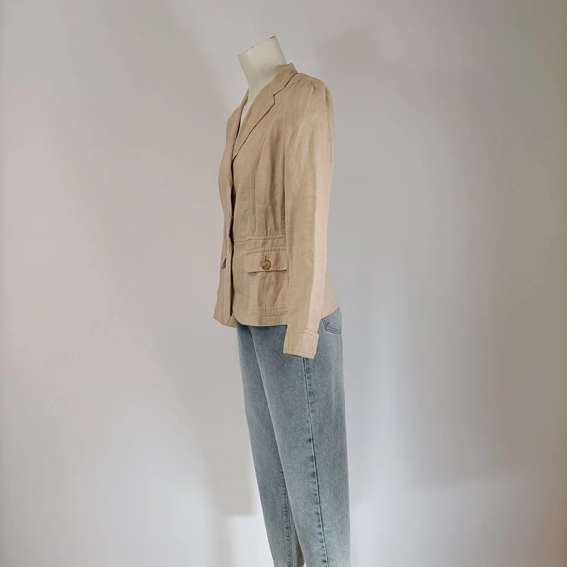 Blazer beige en lin Weekend Max Mara coupe cintrée élégante boutons nacrés taille 40 Très bon état - Vue 5 - 