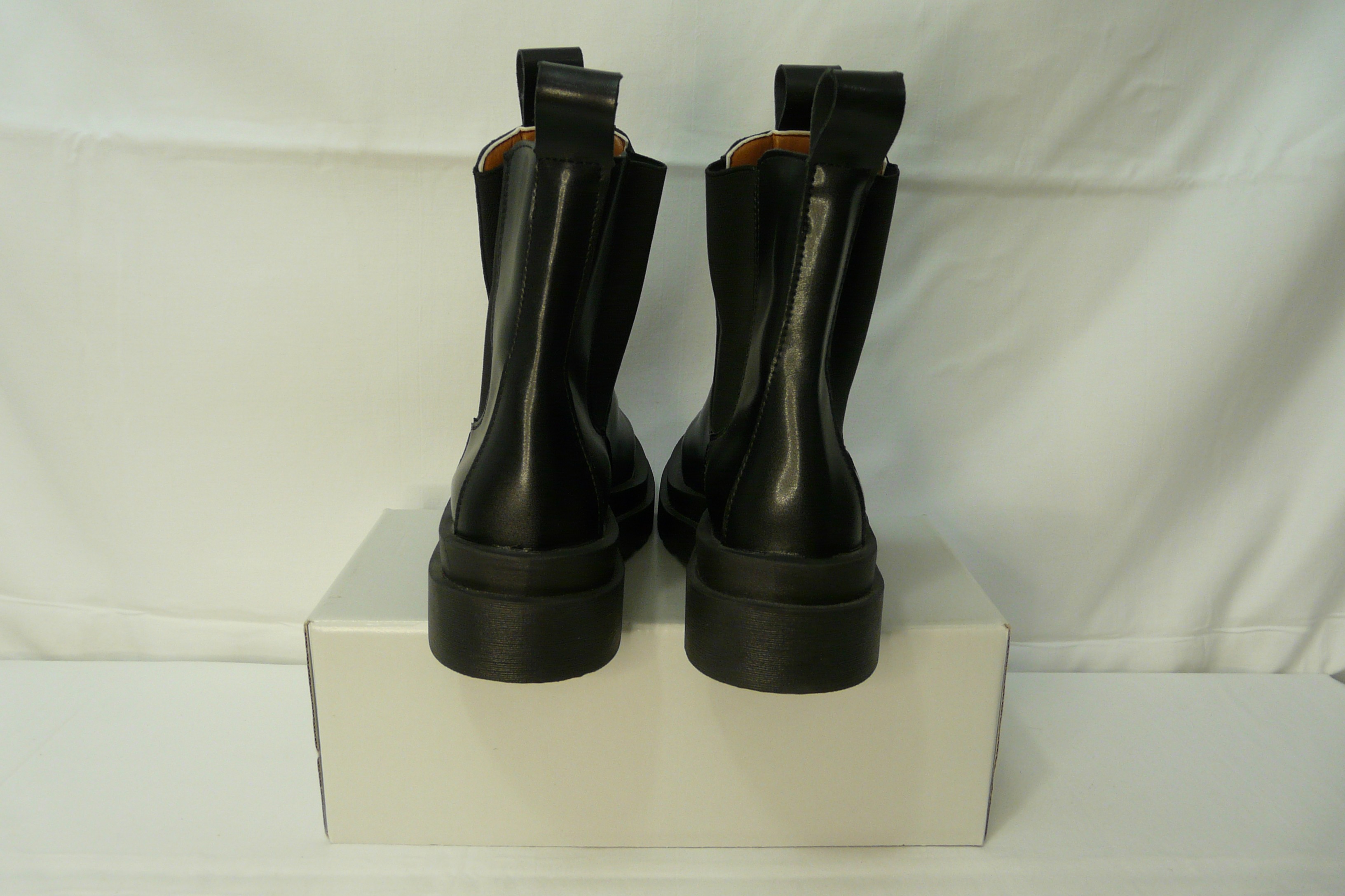 C76 - Bottines en simili - Sans Marque - Pointure 39 - Photo 4