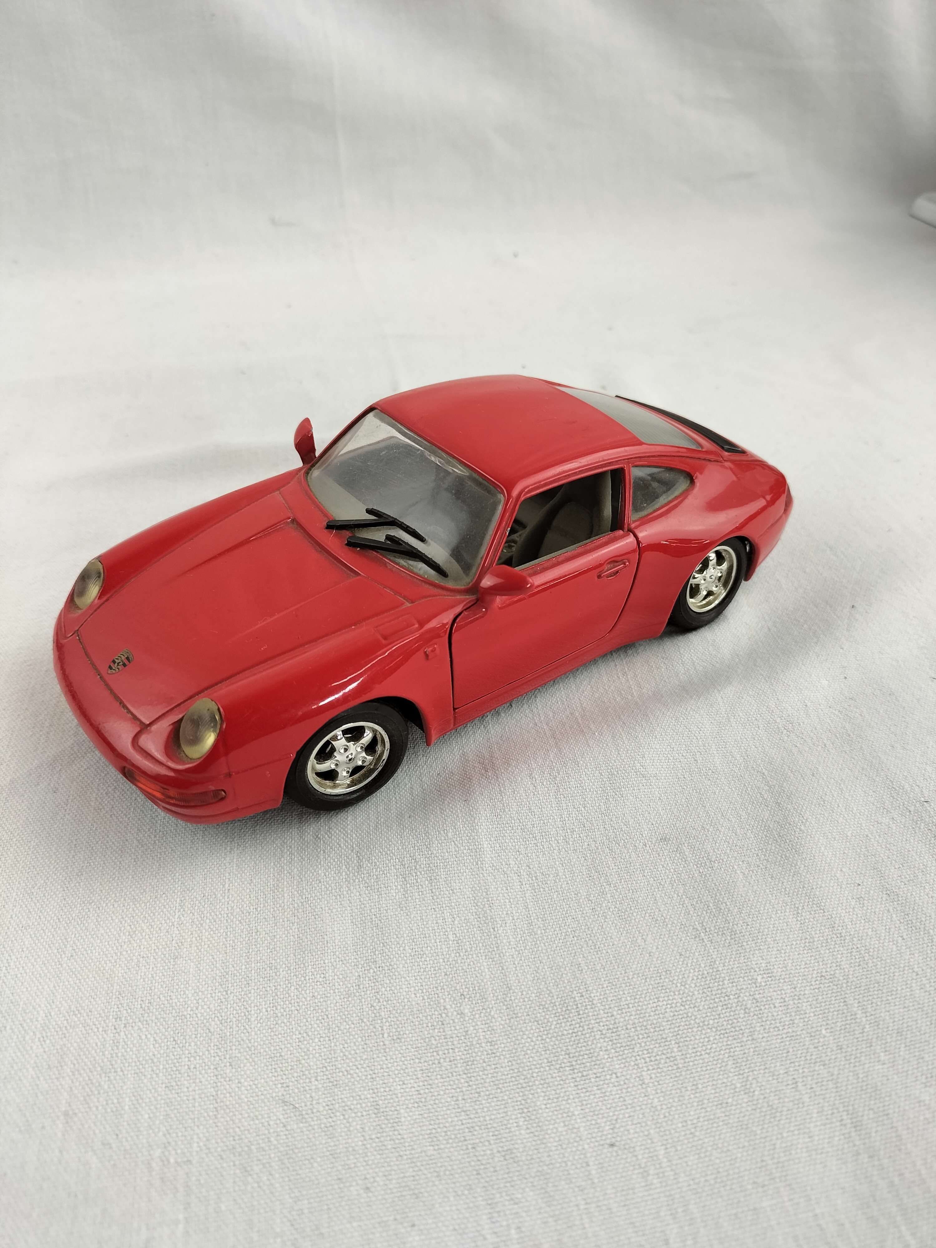 Voir photo 58 de Lot de 8 voitures miniatures de collection – Ferrari, Porsche, Mustang, Cadillac, Corvette Lot de 8 voitures miniatures de collection – Ferrari, Porsche, Mustang, Cadillac, Corvette Bon état - Vue 58 -