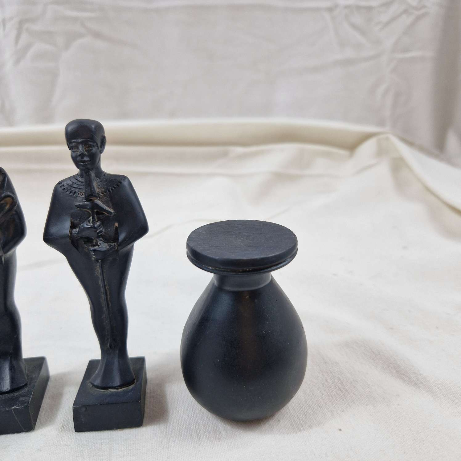 Petit lot de statuettes égyptiennes en résine - Photo 4