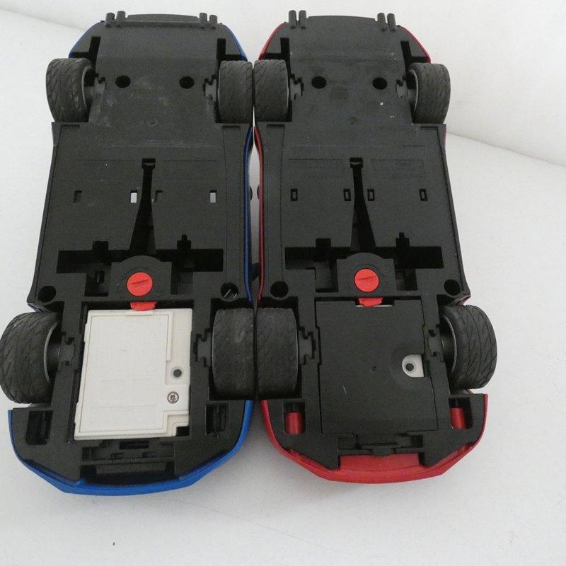 Voir photo 2 de Lot 2 voitures miniatures Playmobil Porsche L = 26 cm Lot 2 voitures miniatures Playmobil Porsche L = 26 cm État correct - Vue 2 -