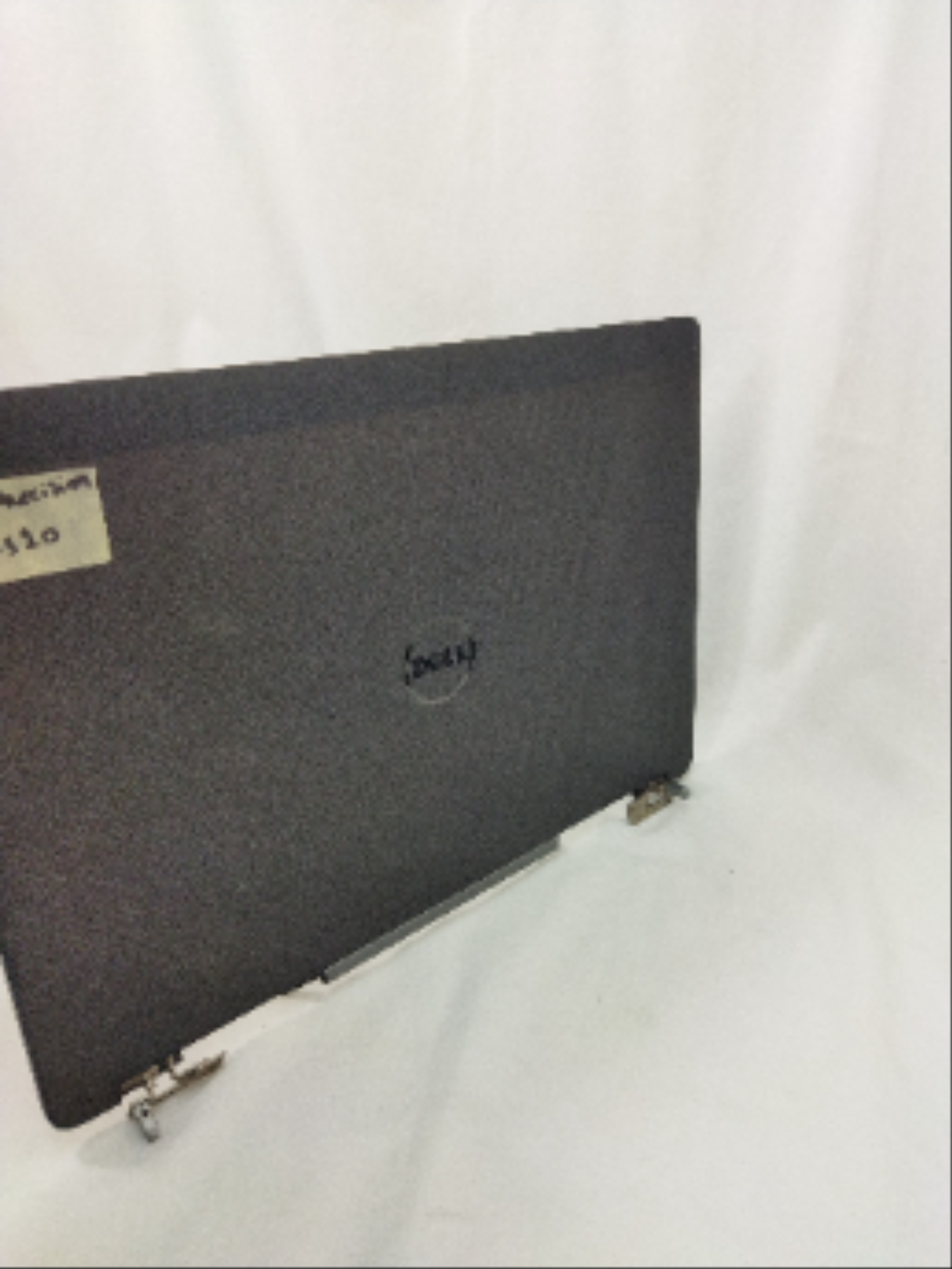 Voir photo 3 de Ecran DELL precision 7520 (ATTENTION AVEC CABLE COUPE) Ecran DELL precision 7520 (ATTENTION AVEC CABLE COUPE) - Vue 3 -