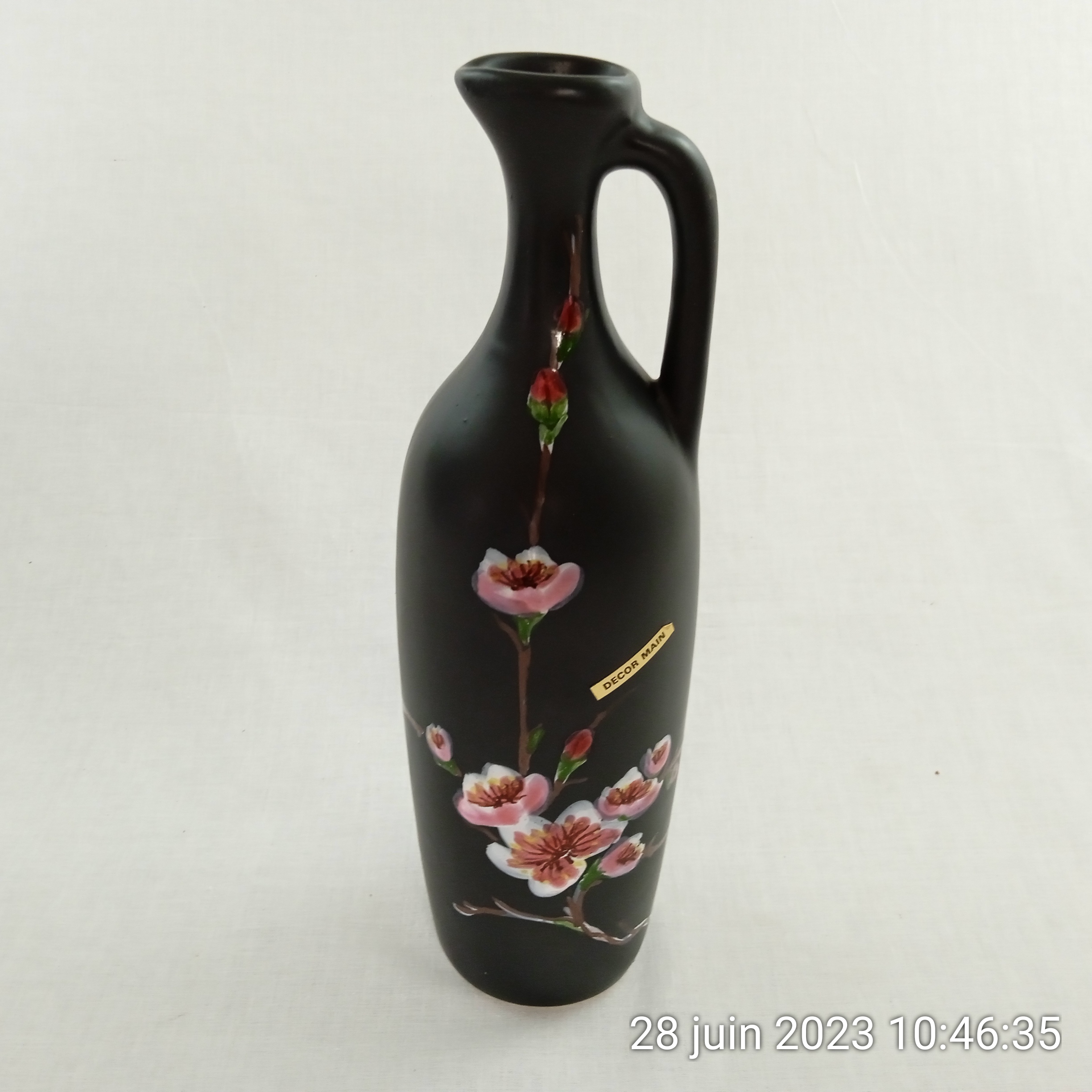Vase en céramique style japonisant noir matte décor branches de fleurs en relief - Photo 2