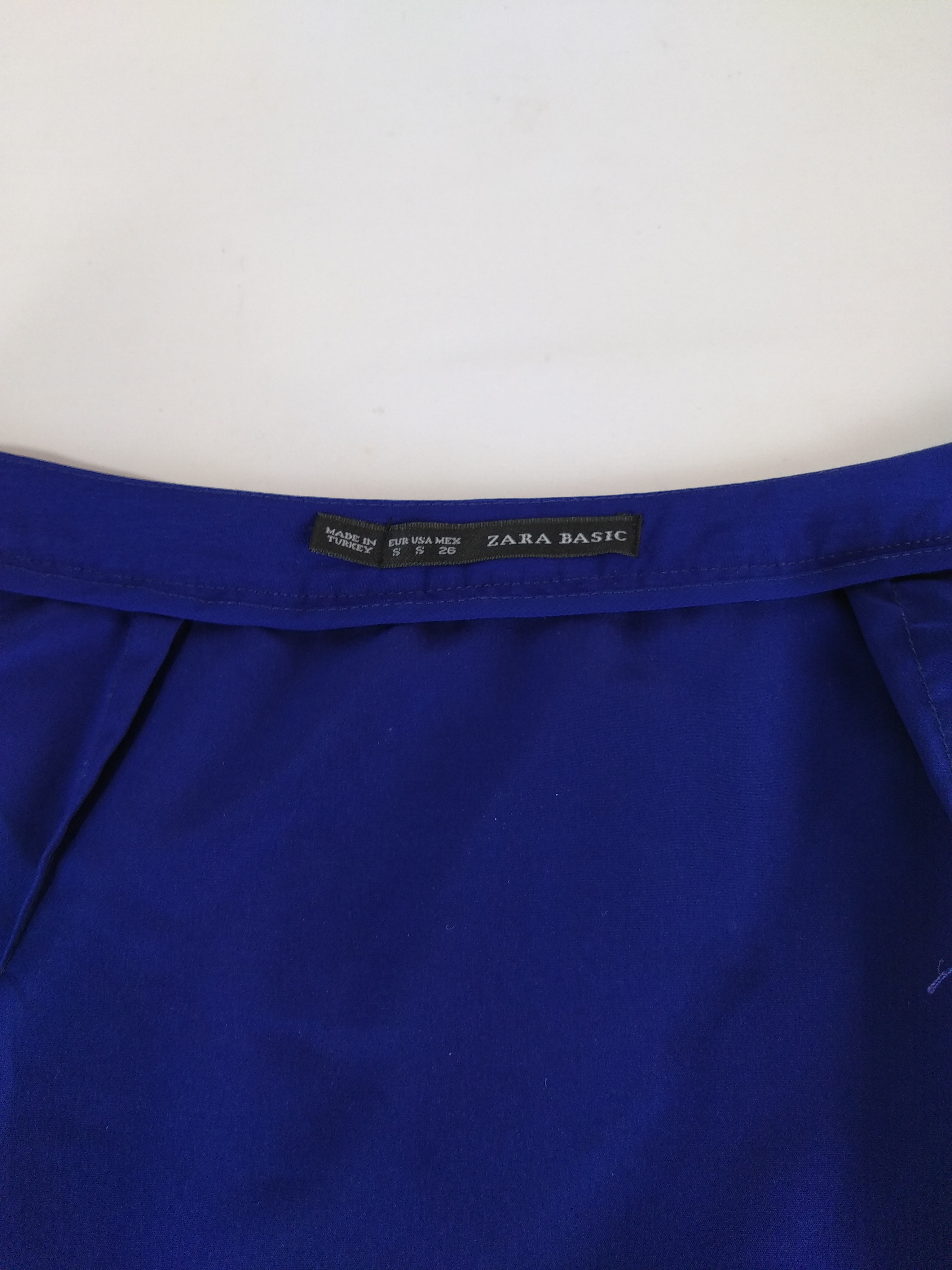 Voir photo 4 de Petite jupe bleu marine Zara Basic - taille 36 - S Petite jupe bleu marine Zara Basic - taille 36 - S Bon état - Vue 4 -