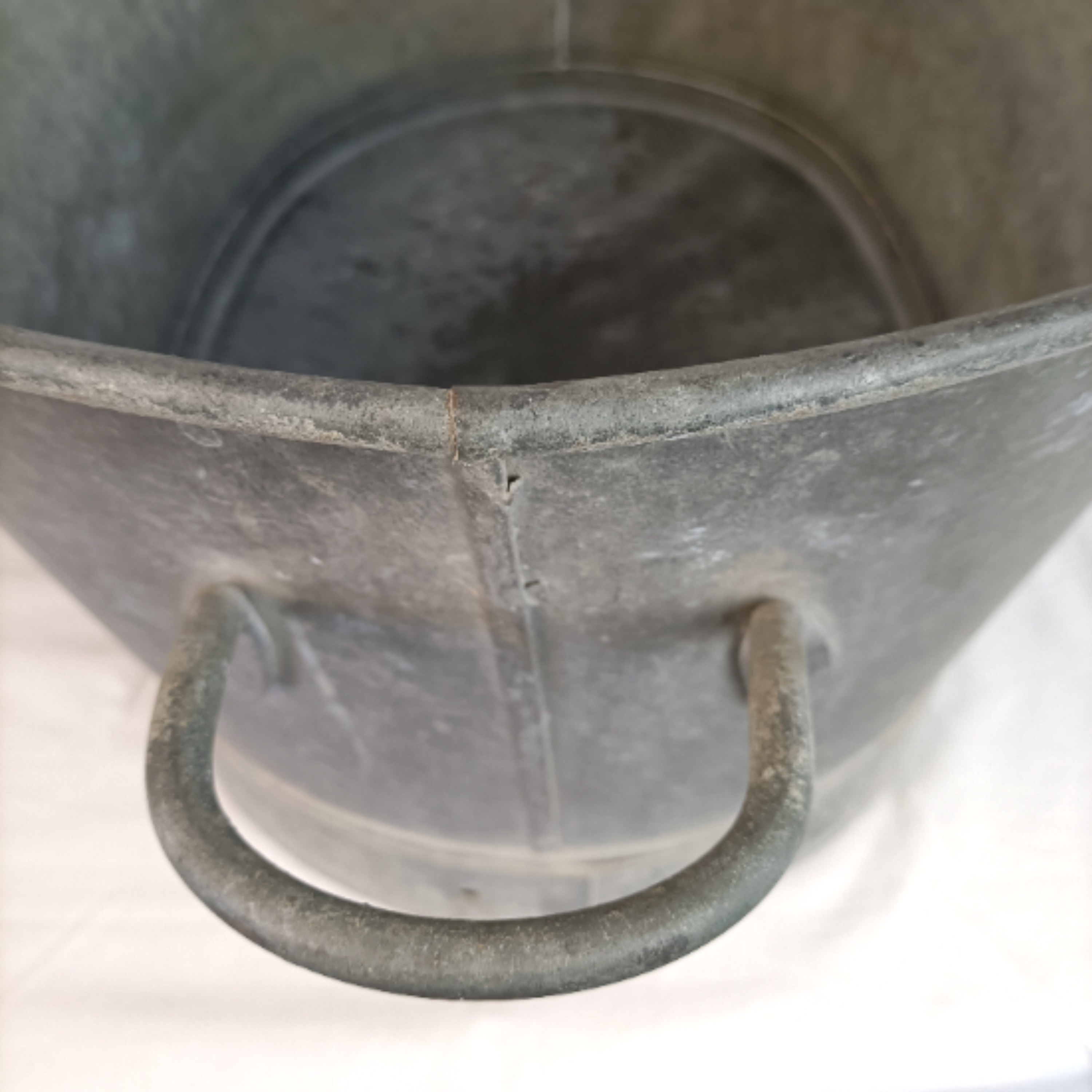 Bassine en zinc ancienne forme ovale avec 2 poignées Bon état - Vue 3 - 