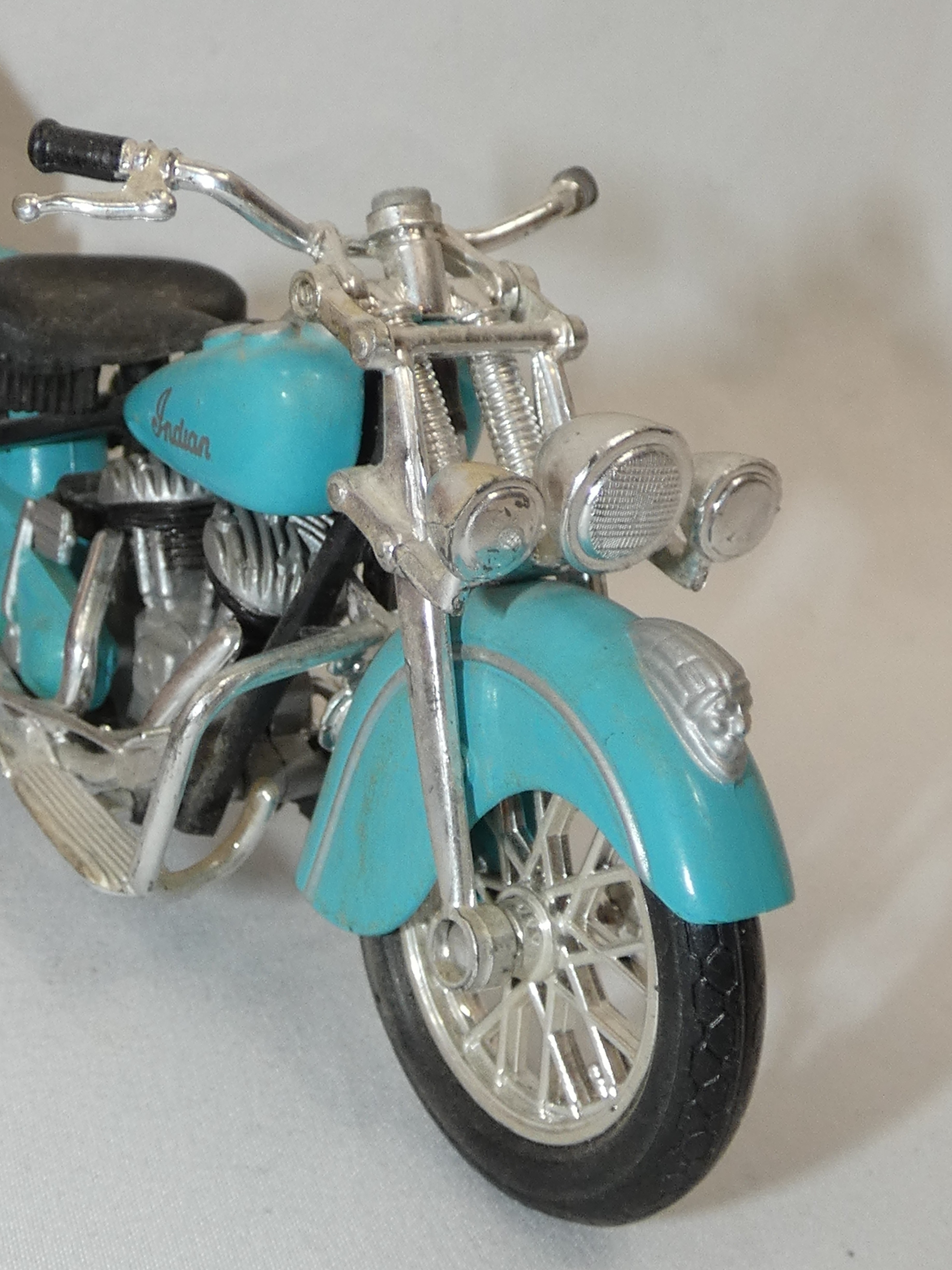 Lot de 4 motos miniatures MAISTO Bon état - Vue 6 - 