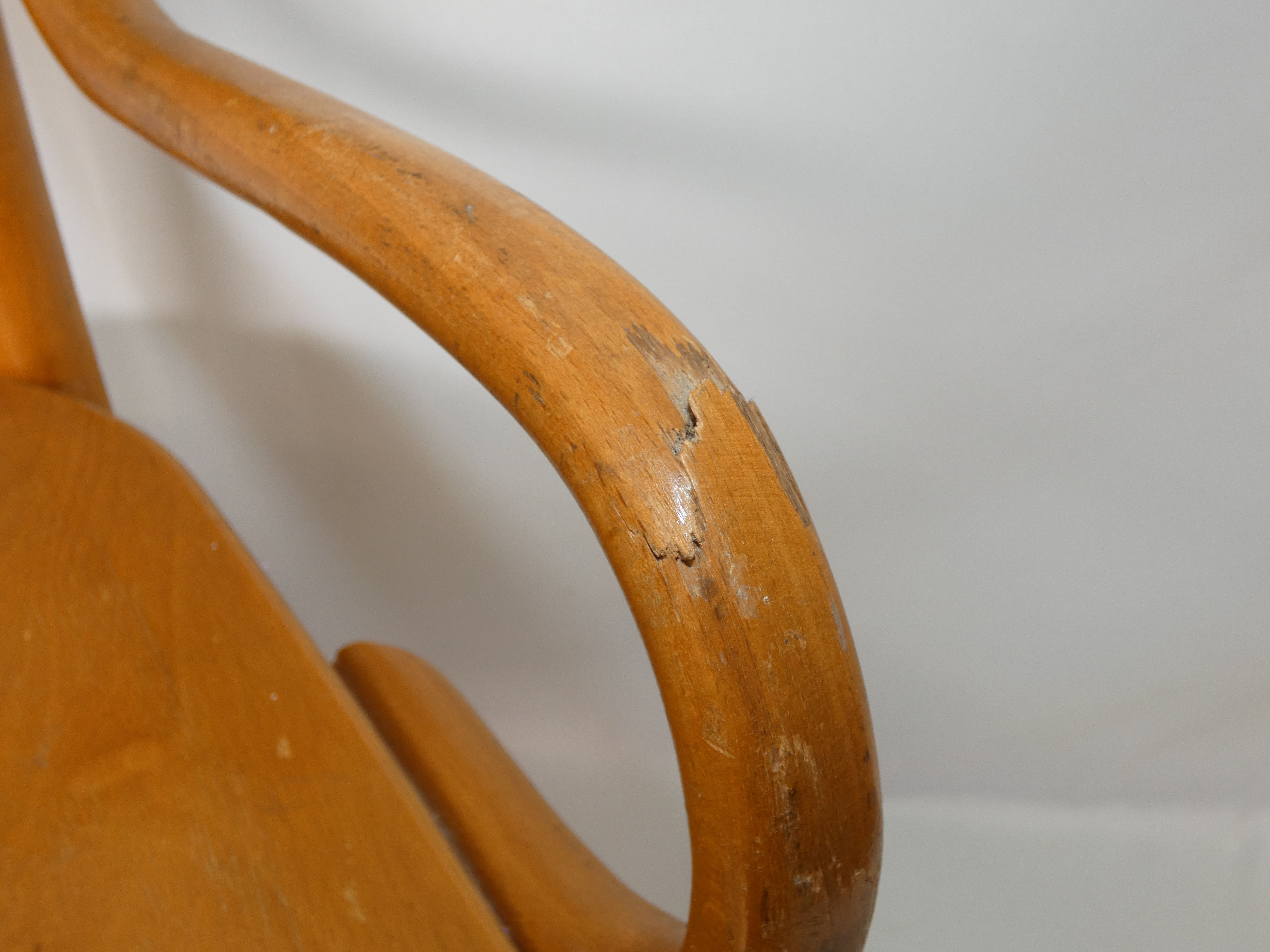 Chaise enfant en bois avec accoudoirs de marque BAUMANN - Photo 4
