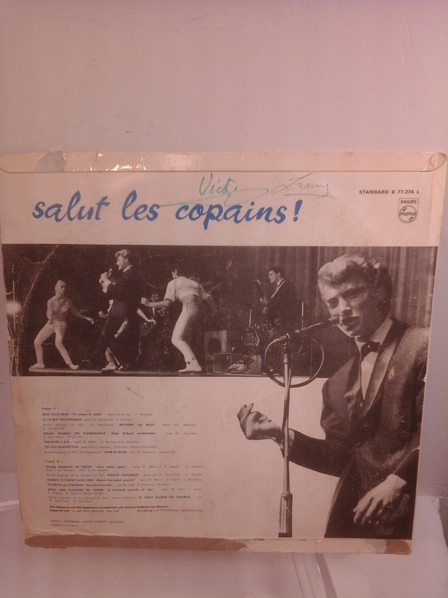 Voir photo 2 de Disque 33T Johnny Hallyday "Salut Les Copains Disque 33T Johnny Hallyday "Salut Les Copains État correct - Vue 2 -
