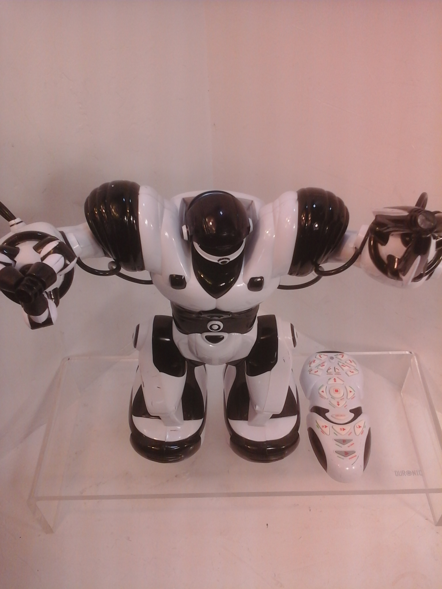 Voir photo 3 de Robot interactif noir et blanc-jouet high-tech pour enfants. Robot interactif noir et blanc-jouet high-tech pour enfants. Très bon état - Vue 3 -