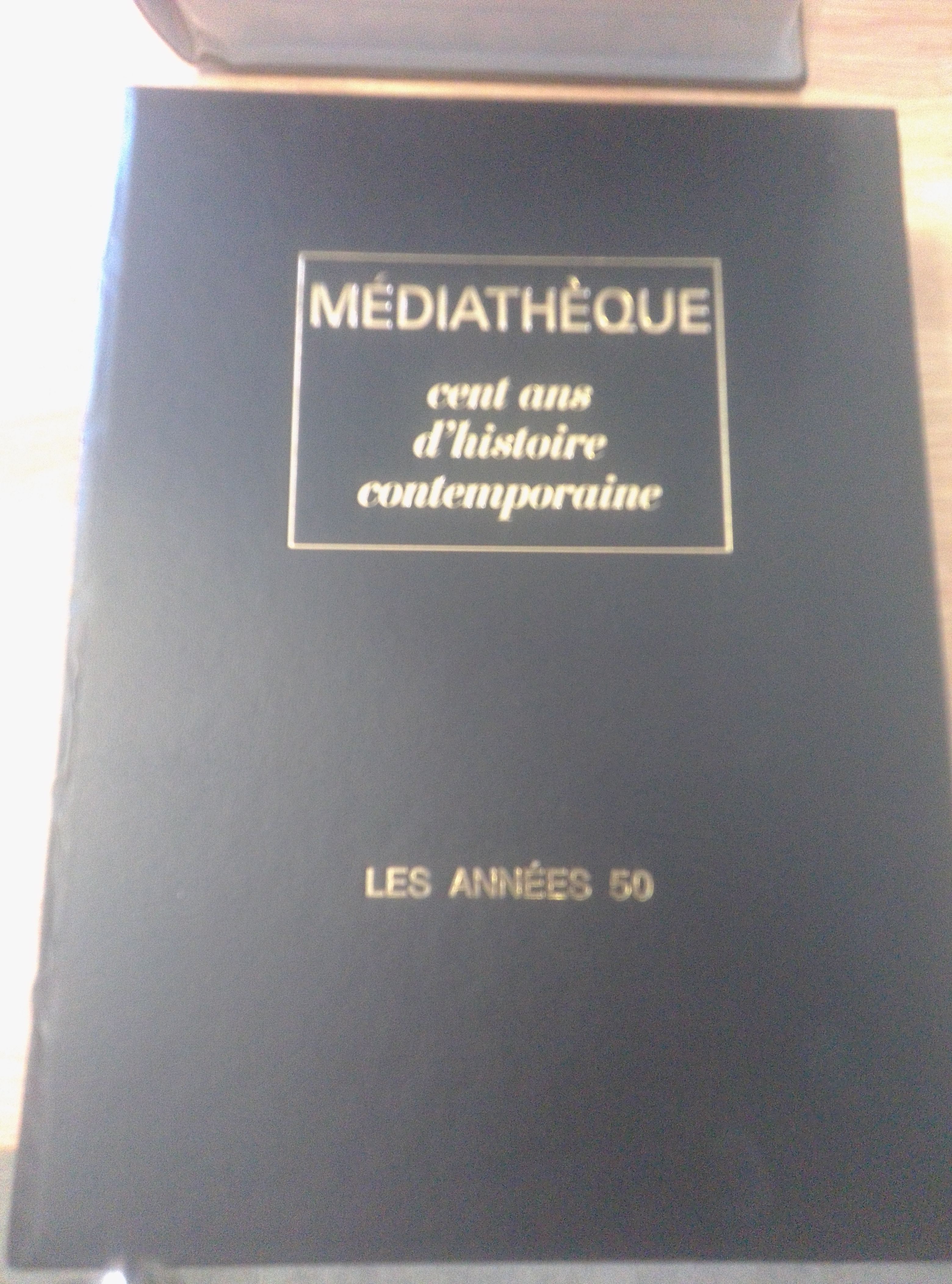 Médiathèque cent ans d'histoire contemporaine en 10 volumes - Photo 4