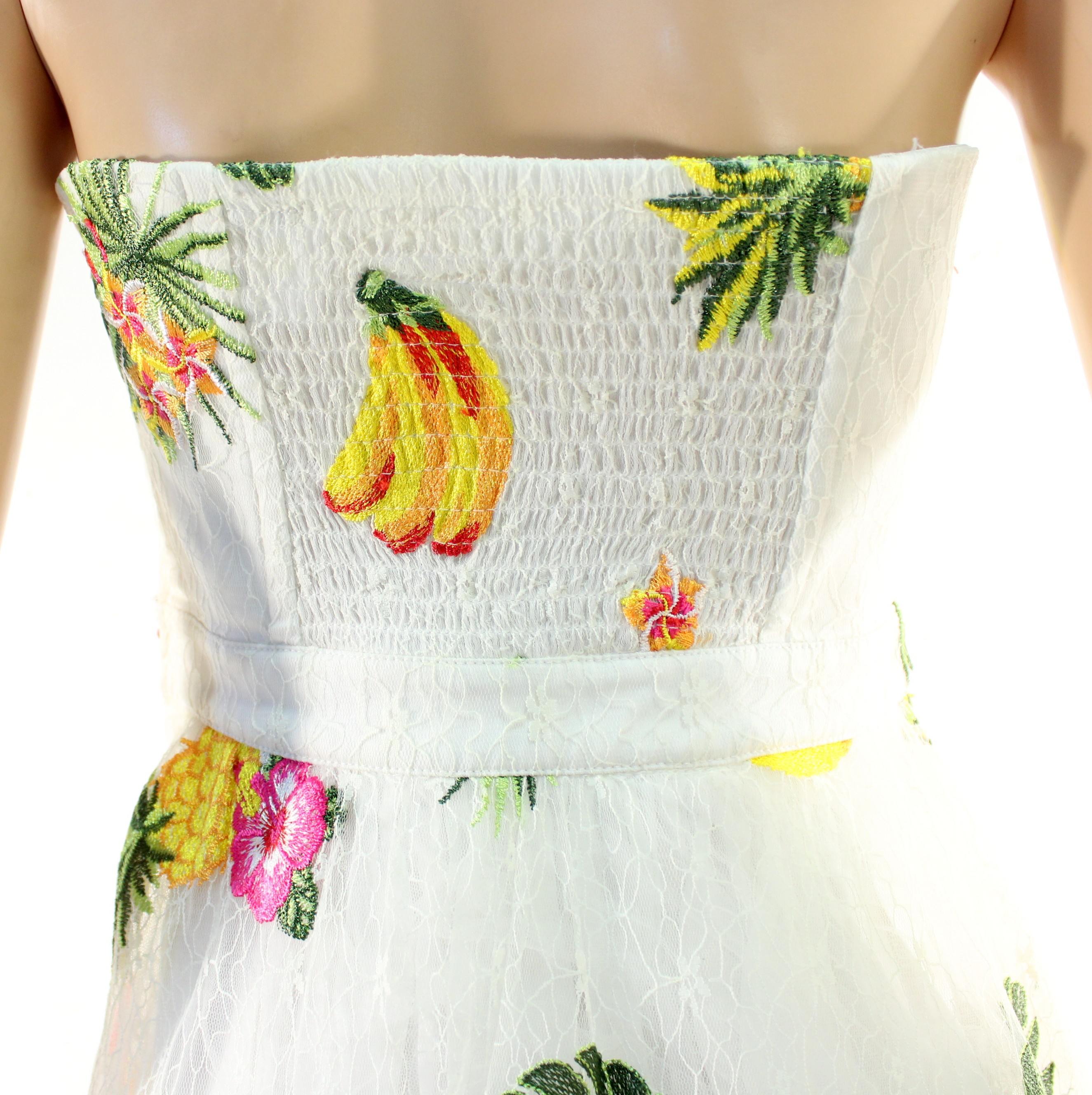 Robe Blanche Brodée NAF NAF Taille 38  - Vue 6 - 
