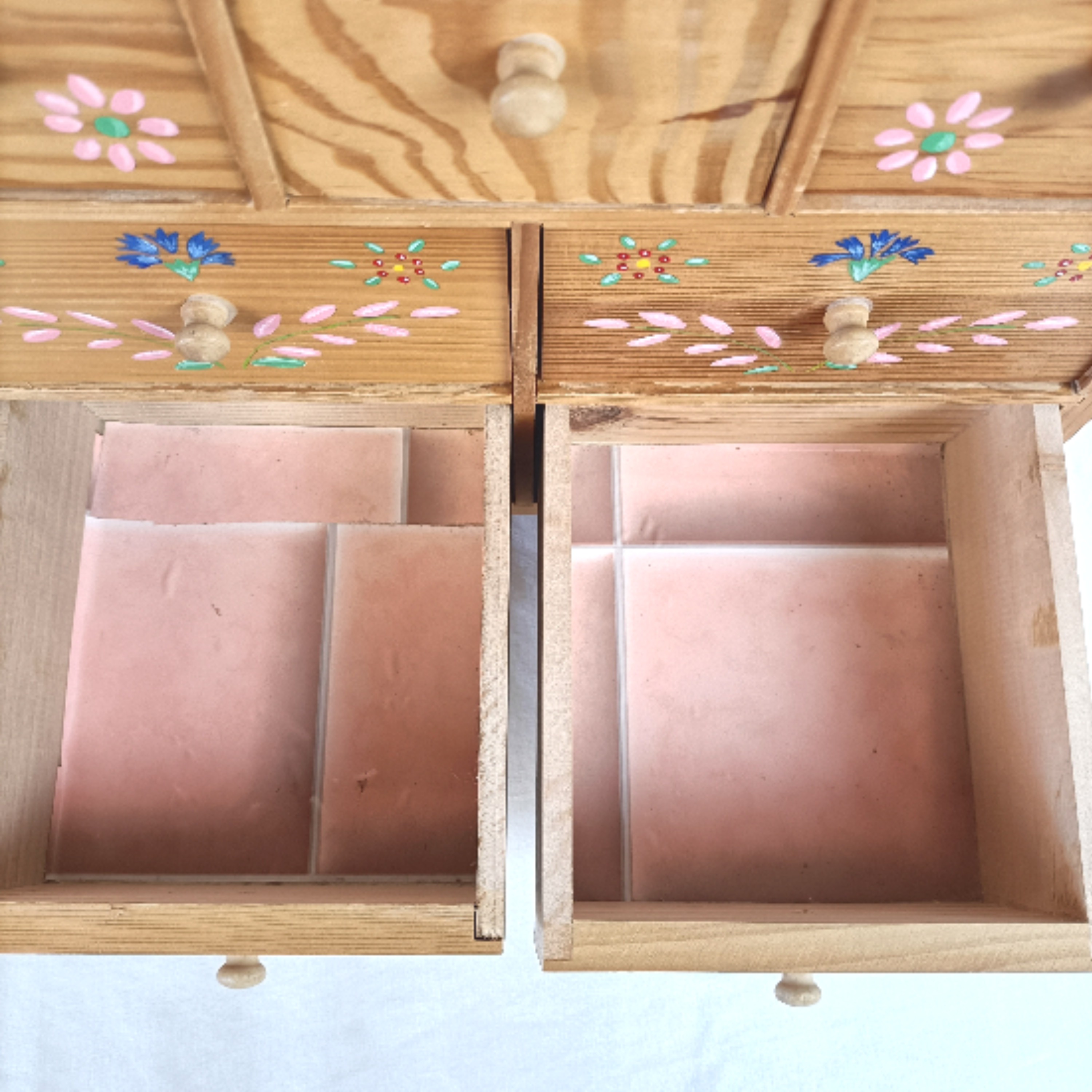 Petit meuble de rangement en bois - Photo 4