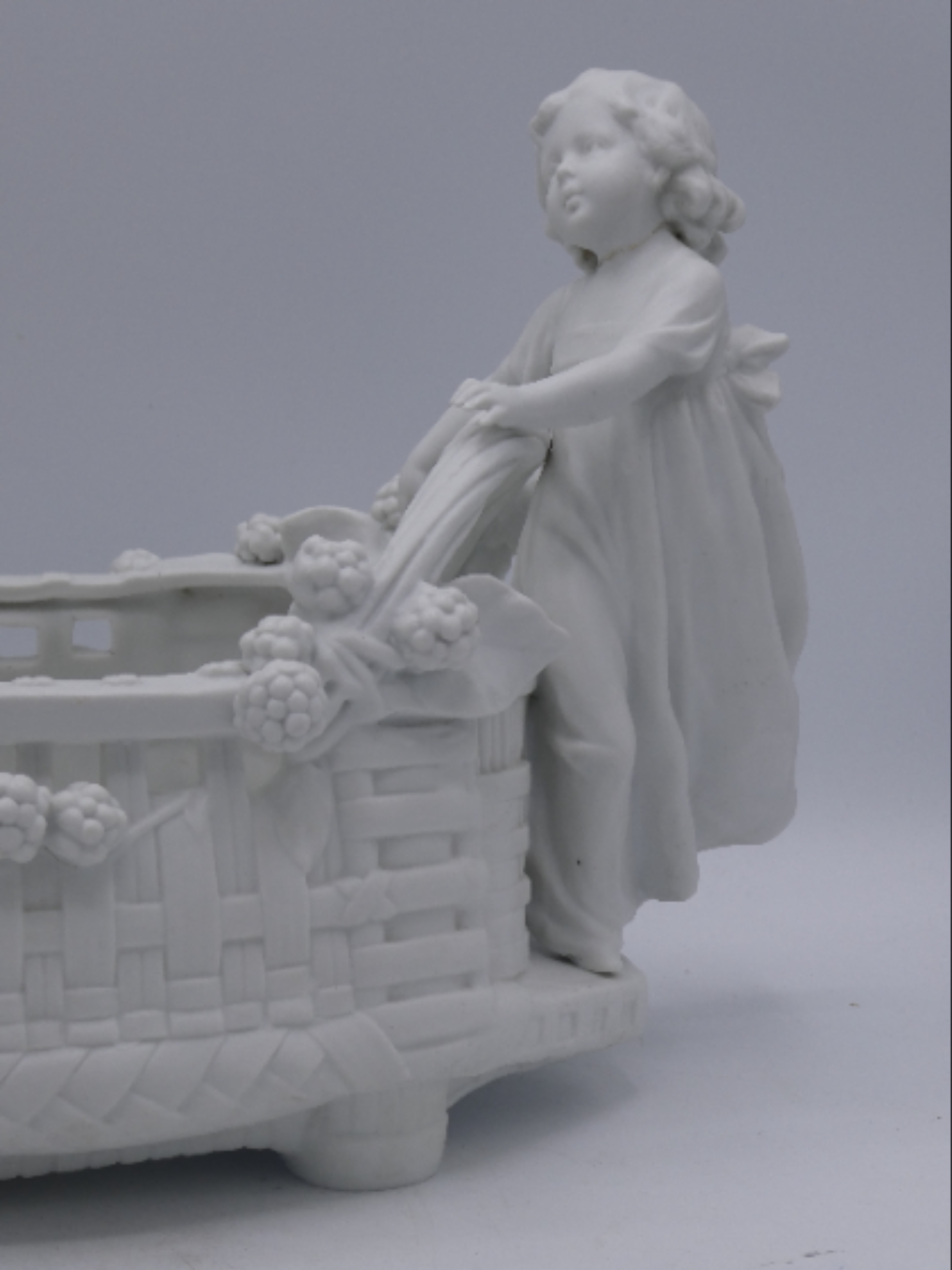 Jardinière vintage en biscuit blanc - 2 fillettes - Photo 3