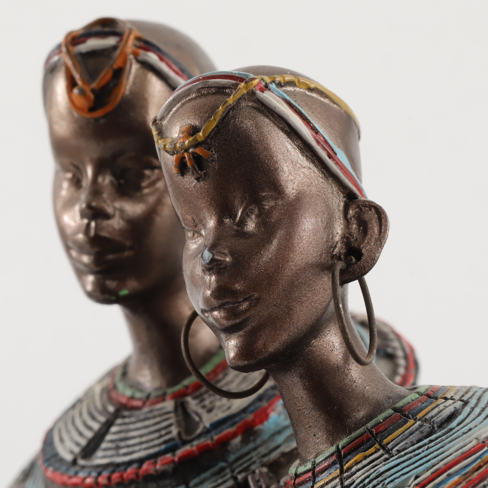 Statuette d'un couple africain avec enfant - Photo 4