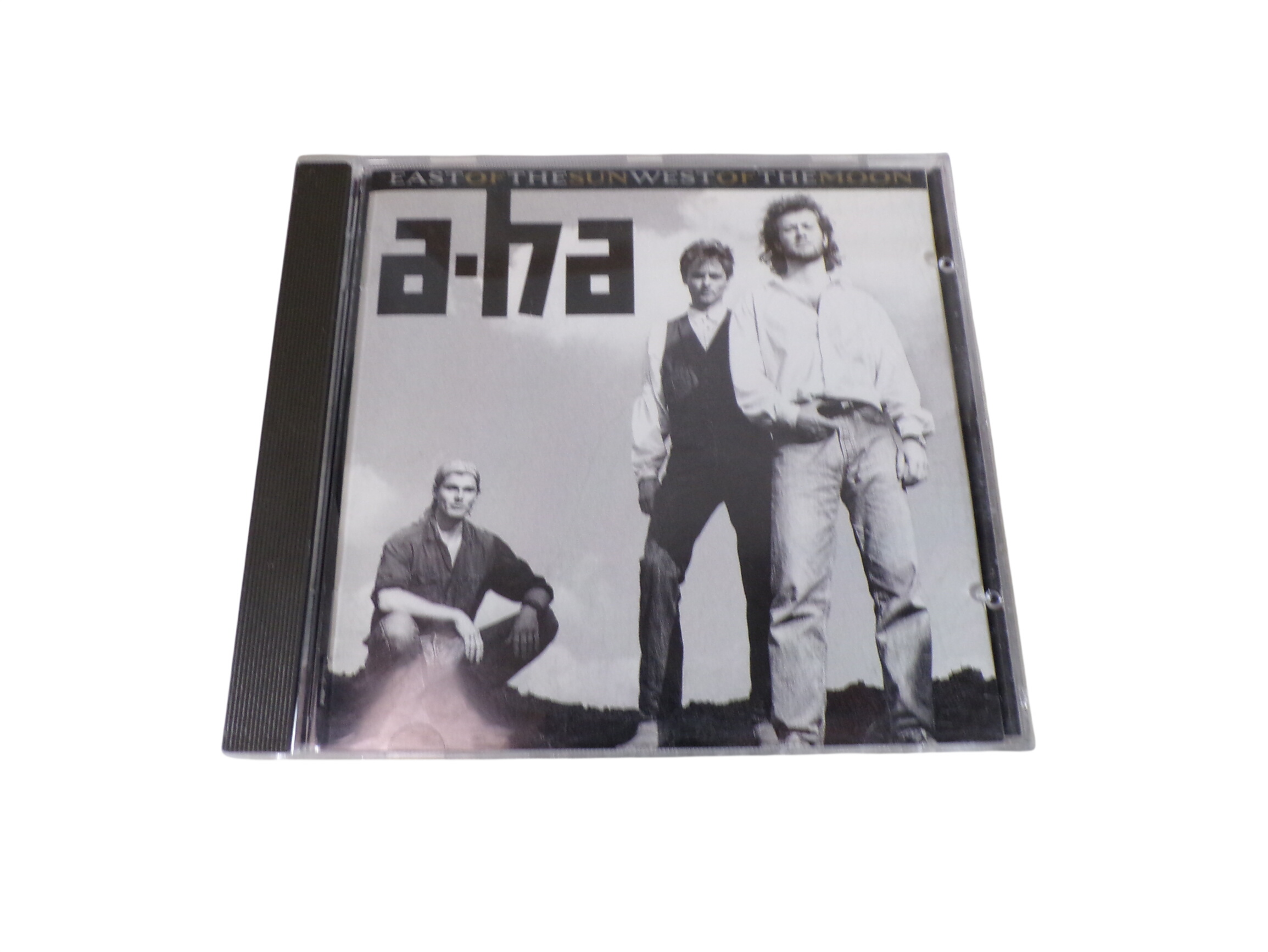 CD A-ha "East of the sun west to the moon" Comme neuf -  reconditionné disponible sur Label Emmaüs
