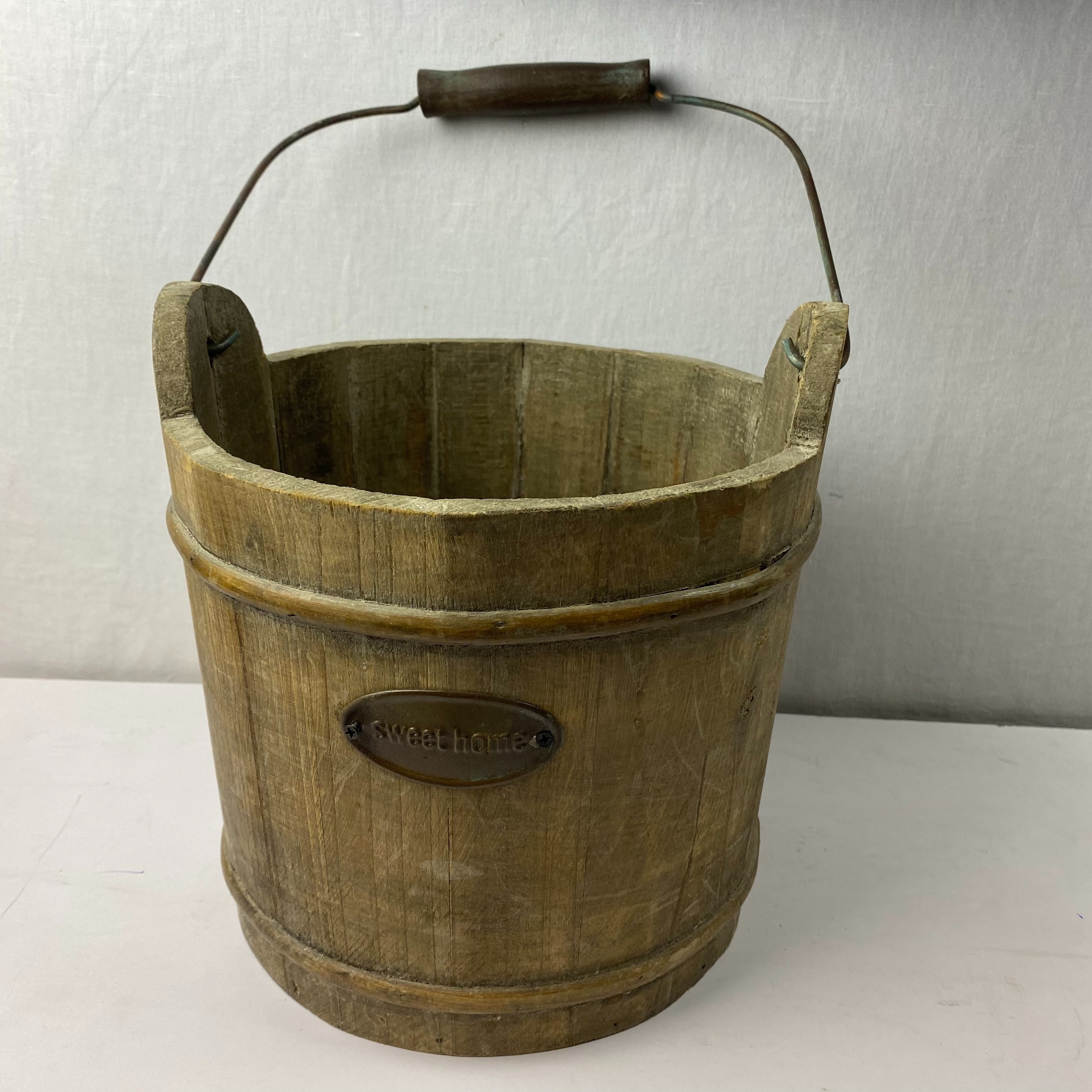 Seau en bois - Photo 1