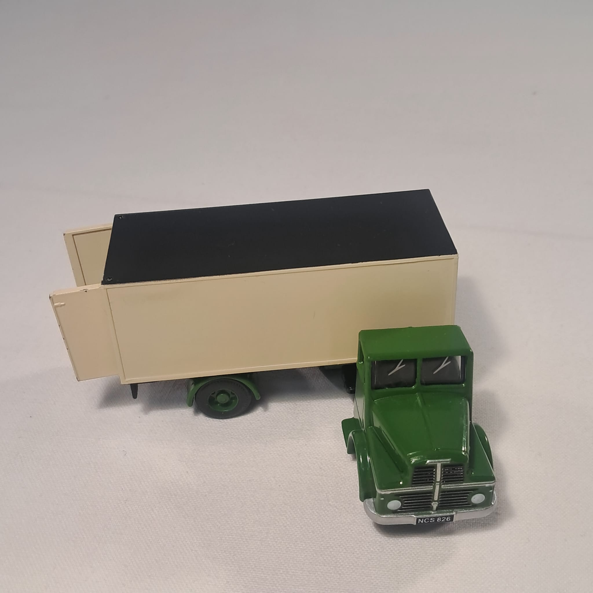 Camion de Transport Base Toys Ltd L.Series  - Vue 7 - 