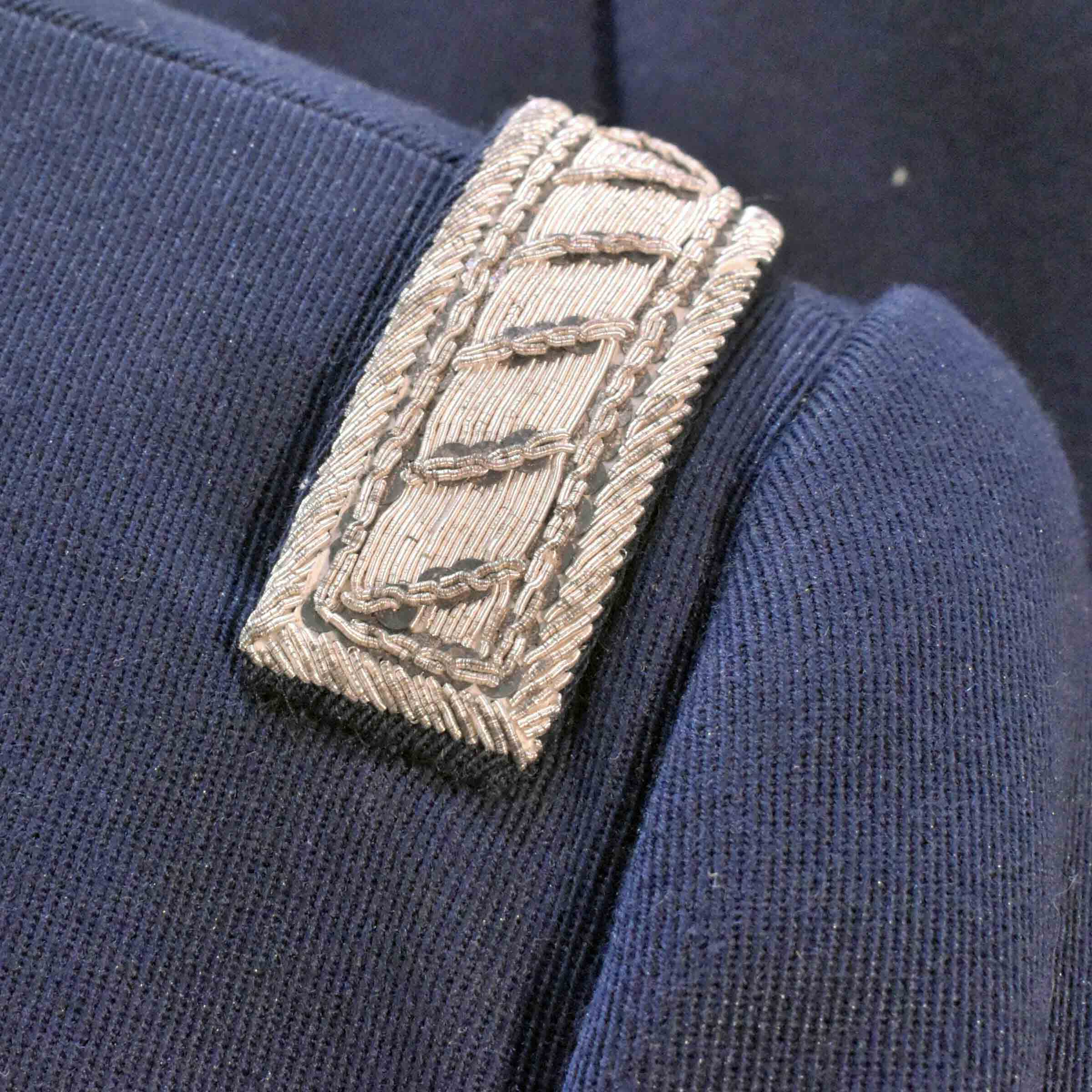 Tenue d'Apparat Chic - Officier Français - Service du Matériel - Belle Jardinière Très bon état - Vue 10 - 