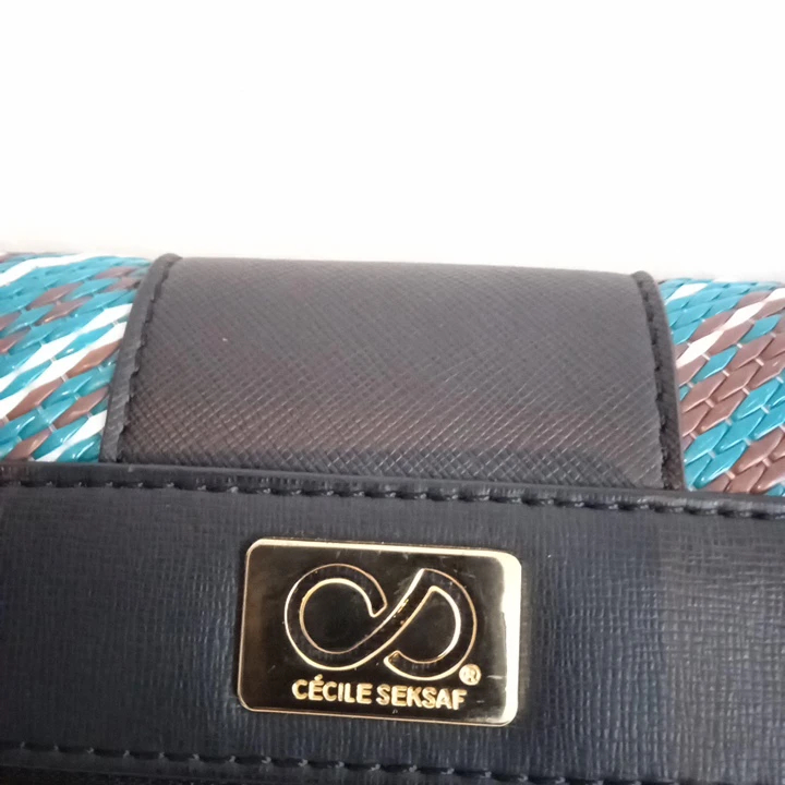 Voir photo 4 de Sac à main en forme de pochette " Cécile Seksaf " Sac à main en forme de pochette " Cécile Seksaf " Très bon état - Vue 4 -