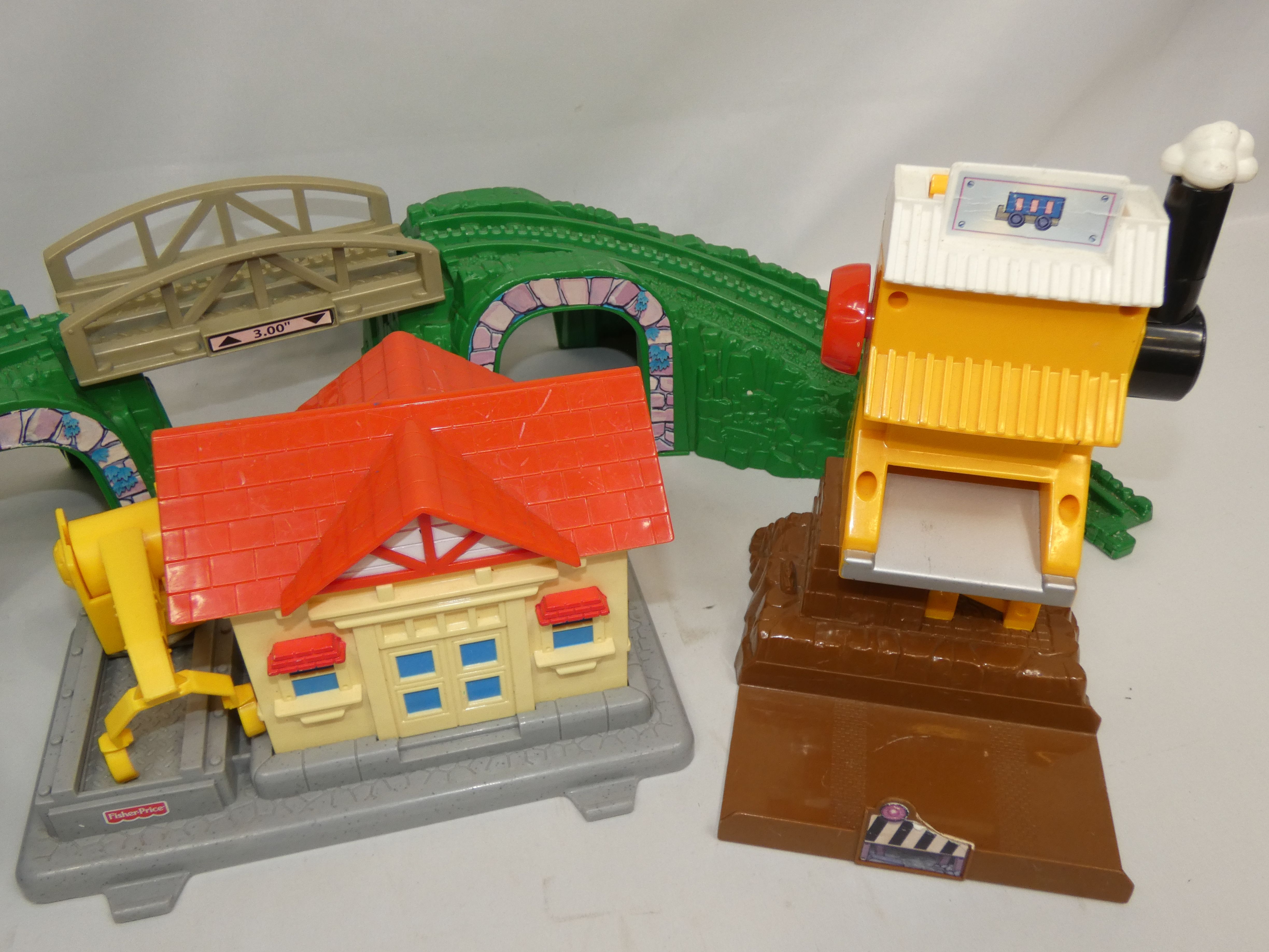 Circuit Geotrax train de chez FISHER PRICE (pour pièces) Bon état - Vue 2 - 