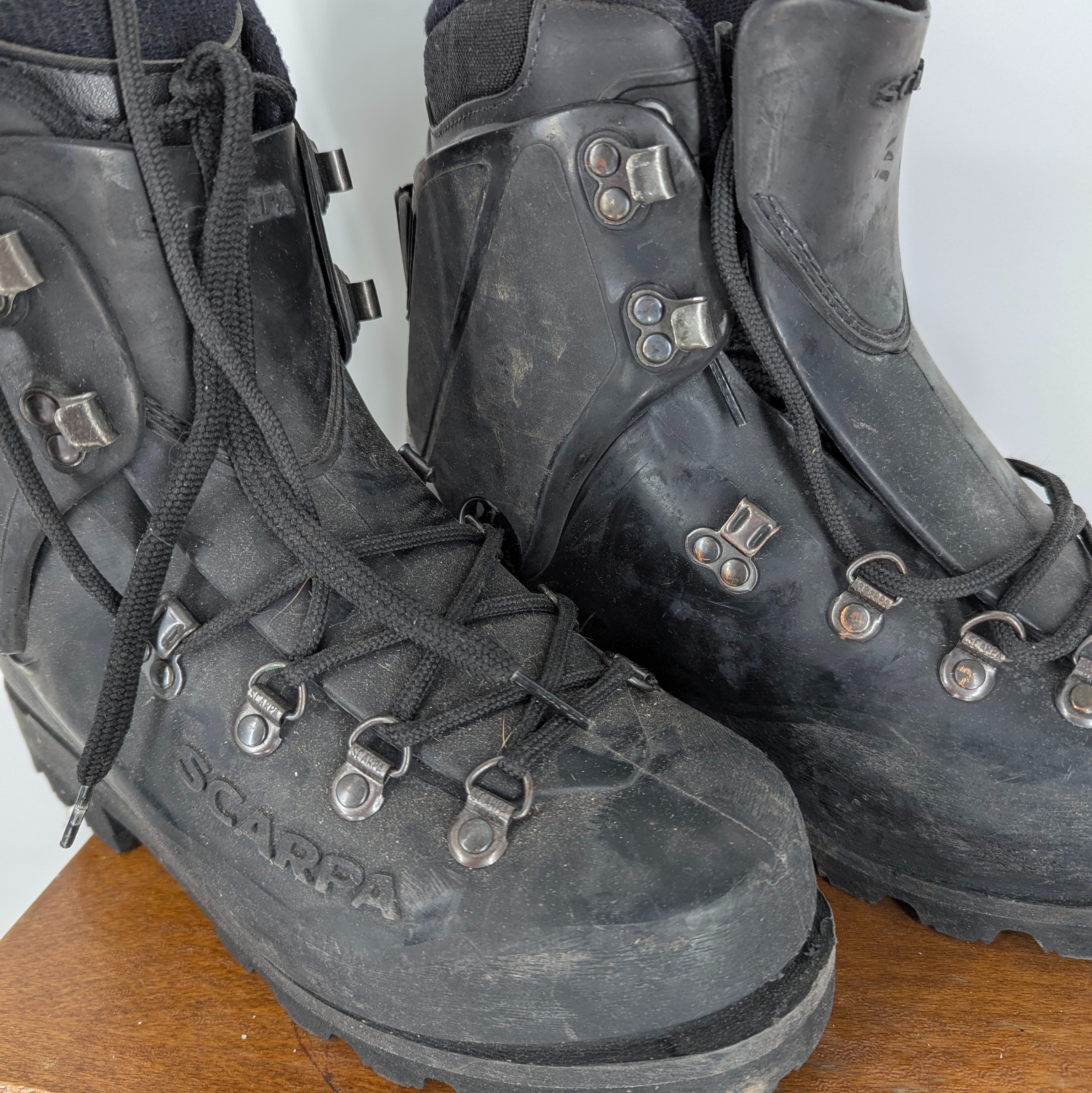 Voir photo 2 de Chaussures d'alpinisme Scarpa T36 Chaussures d'alpinisme Scarpa T36 - Vue 2 -