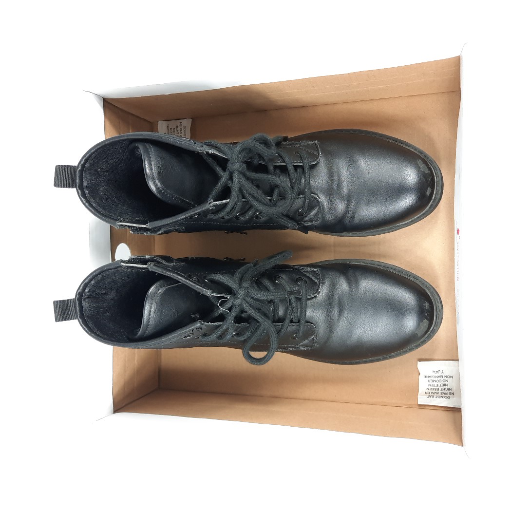 Acheter Bottines en cuir noir GEOX Pointure 36 Bon état - 18,00 € Bottines en cuir noir GEOX Pointure 36 Bon état - reconditionné disponible sur Label Emmaüs