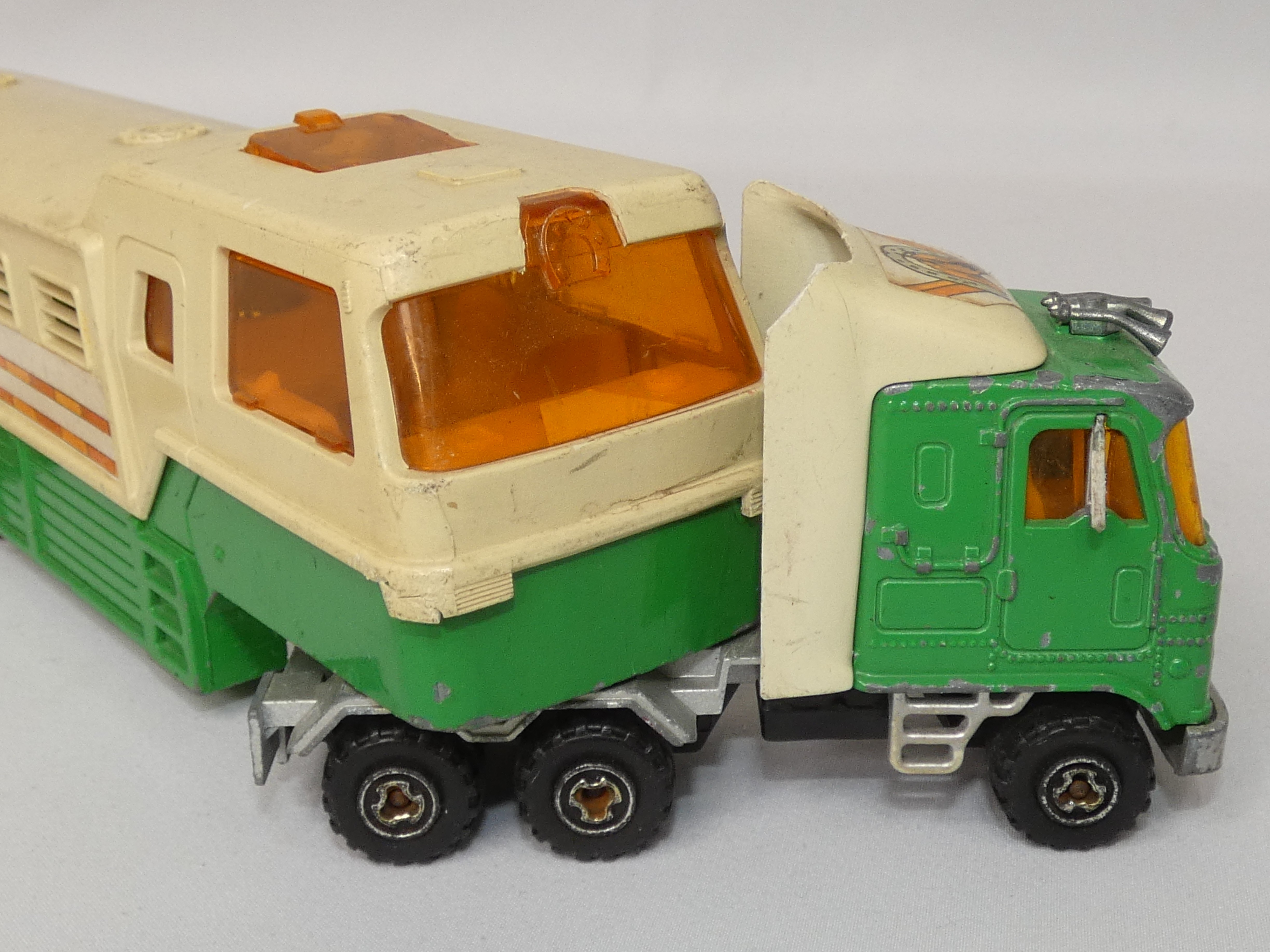 MAJORETTE CAMION &FIRE dept" avec son hélicoptère Rescue, 1/87e EUR 70