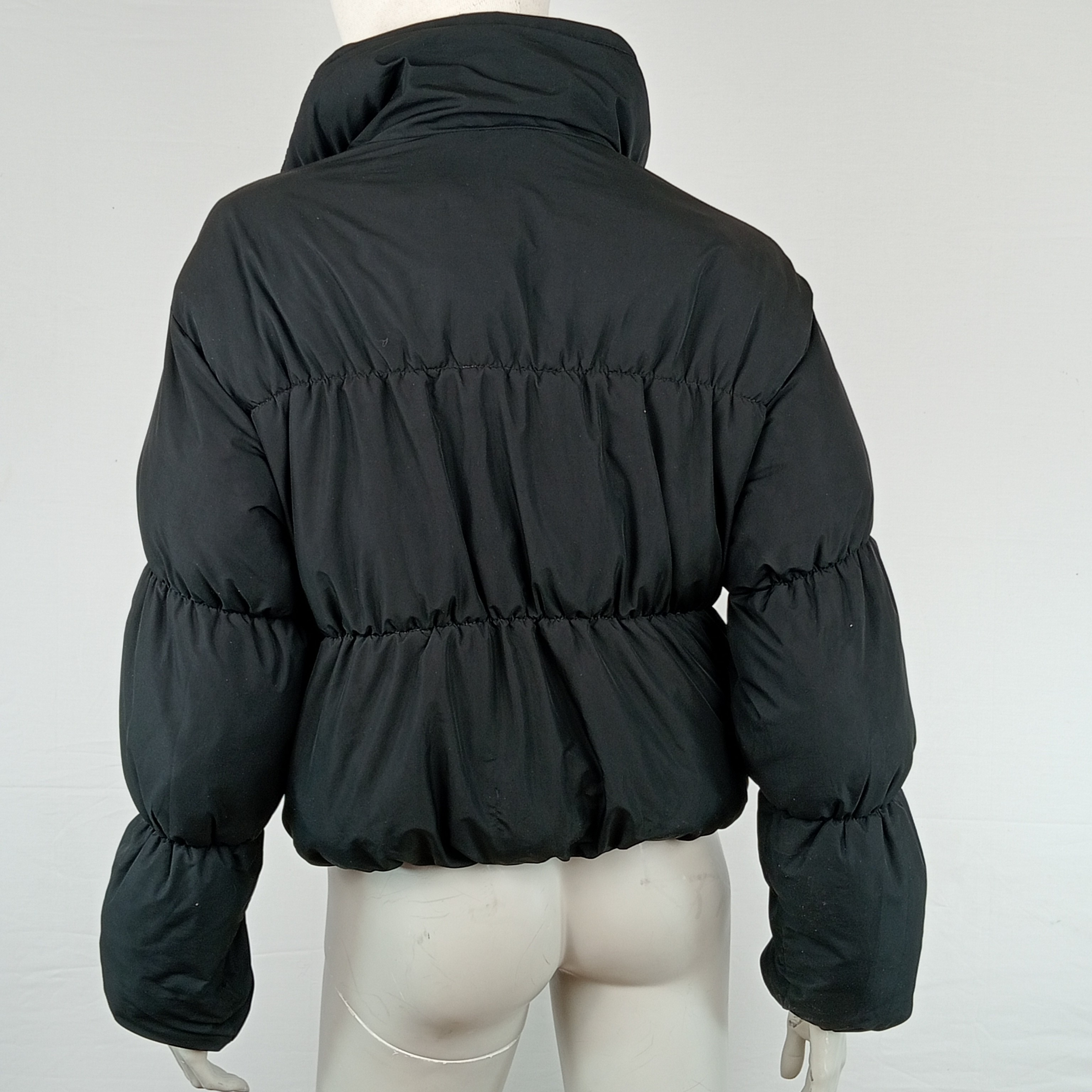 Doudoune femme sans capuche de la marque Jennyfer à manches longues de couleur noir taille S (36) - Image 2