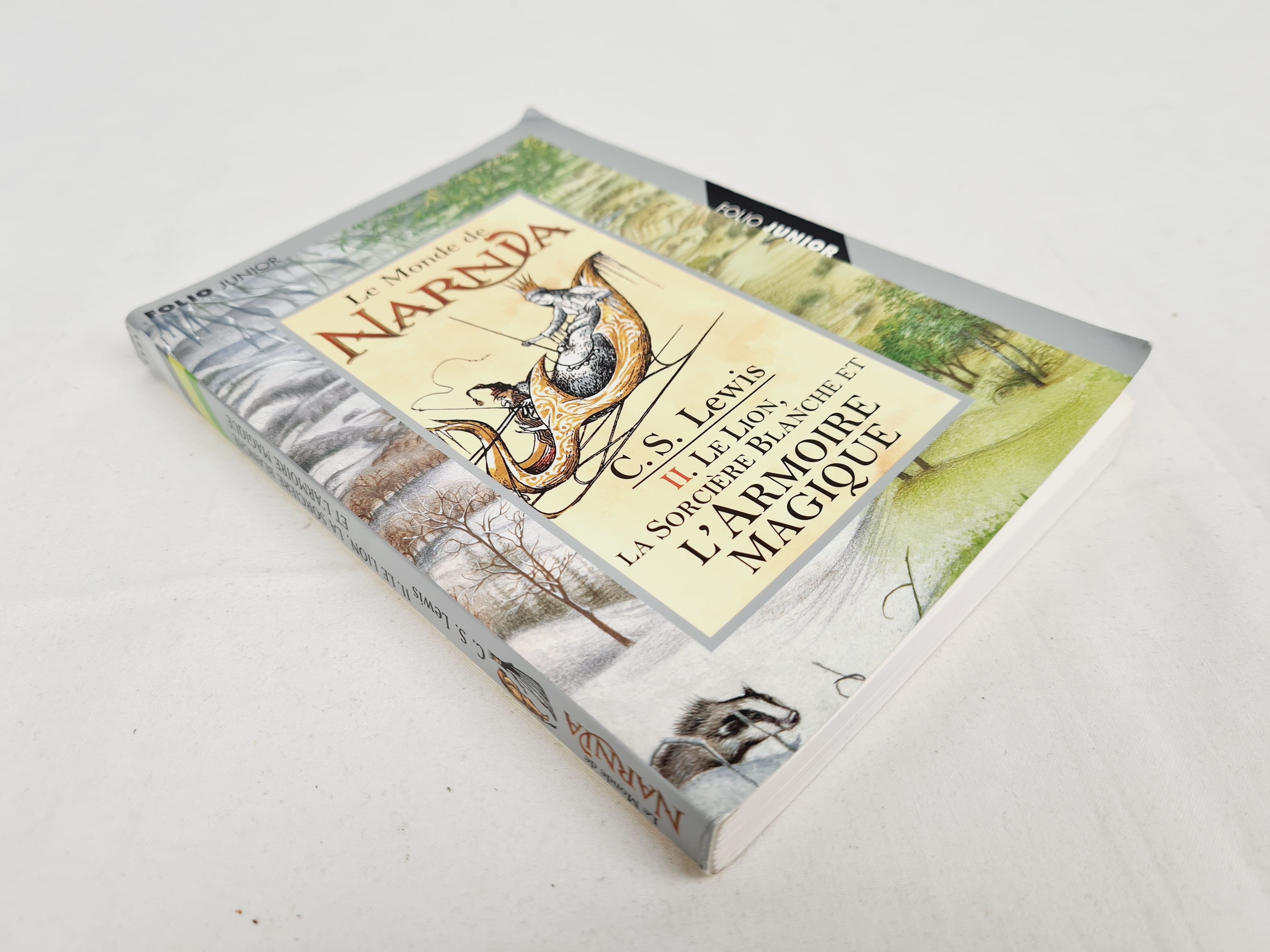 Livre - Le Monde de Narnia - T2 - le lion, la sorcière et l'armoire