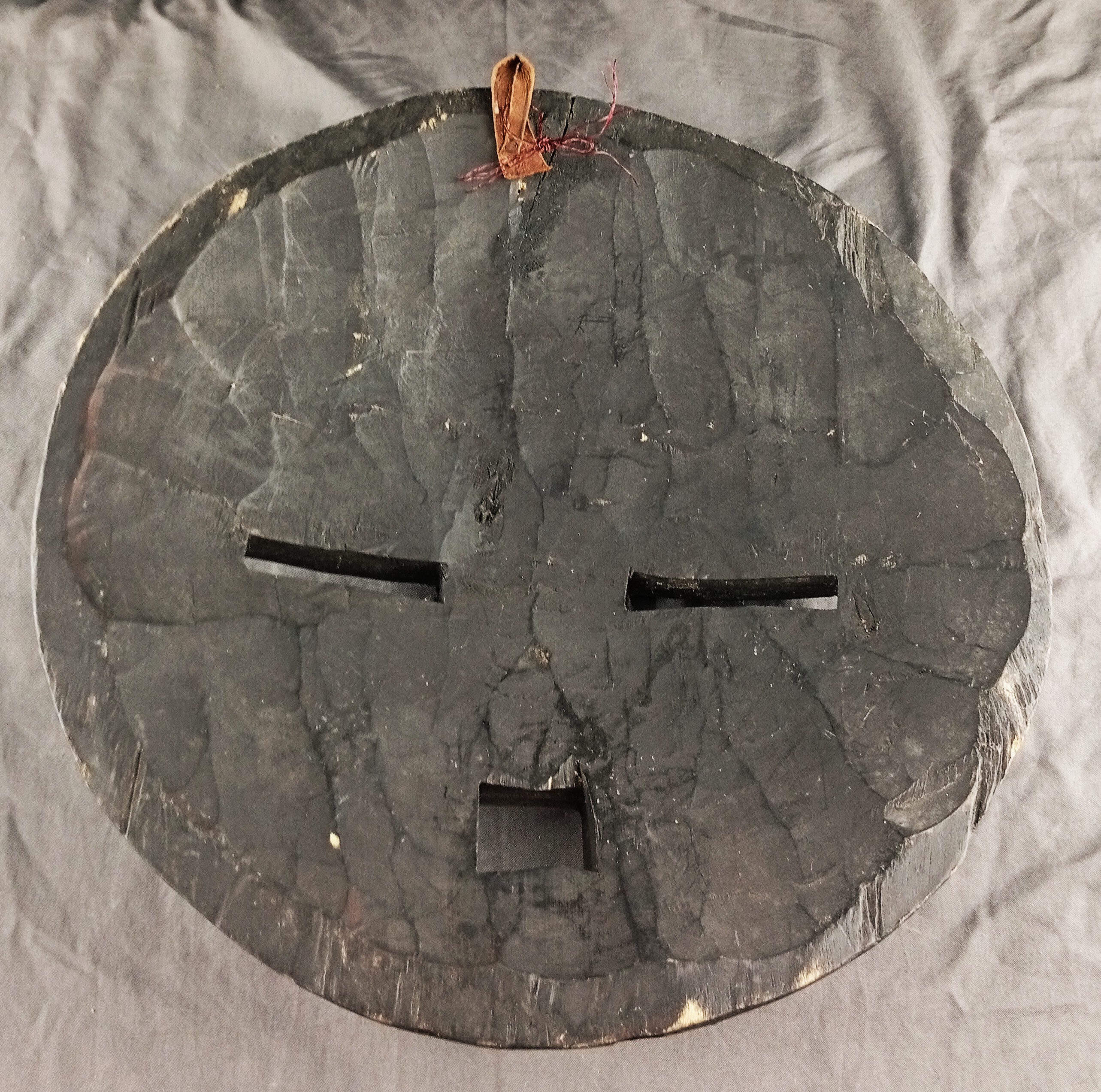 Paire de masques tribaux Africains décoratifs avec perles incrustées- Diamètre 30cm - Photo 4