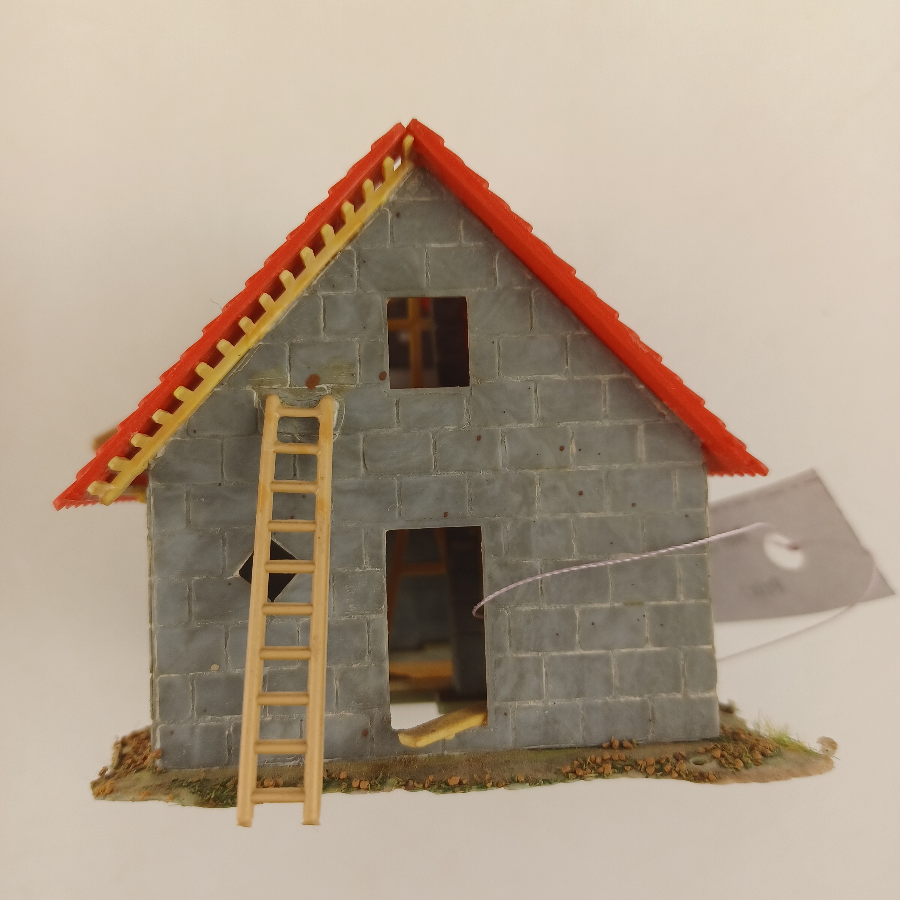 Maquette de modélisme d'une maison en construction de 8x8x6 cm Très bon état - Vue 6 - 