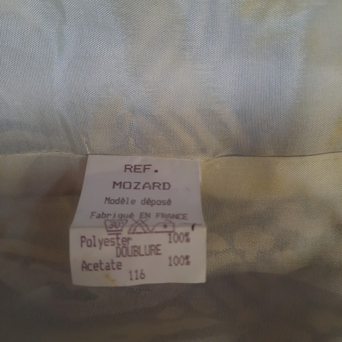 Voir photo 3 de veste classique chic imprimé beige chamois sur fond noir T 44/46 veste classique chic imprimé beige chamois sur fond noir T 44/46 Très bon état - Vue 3 -
