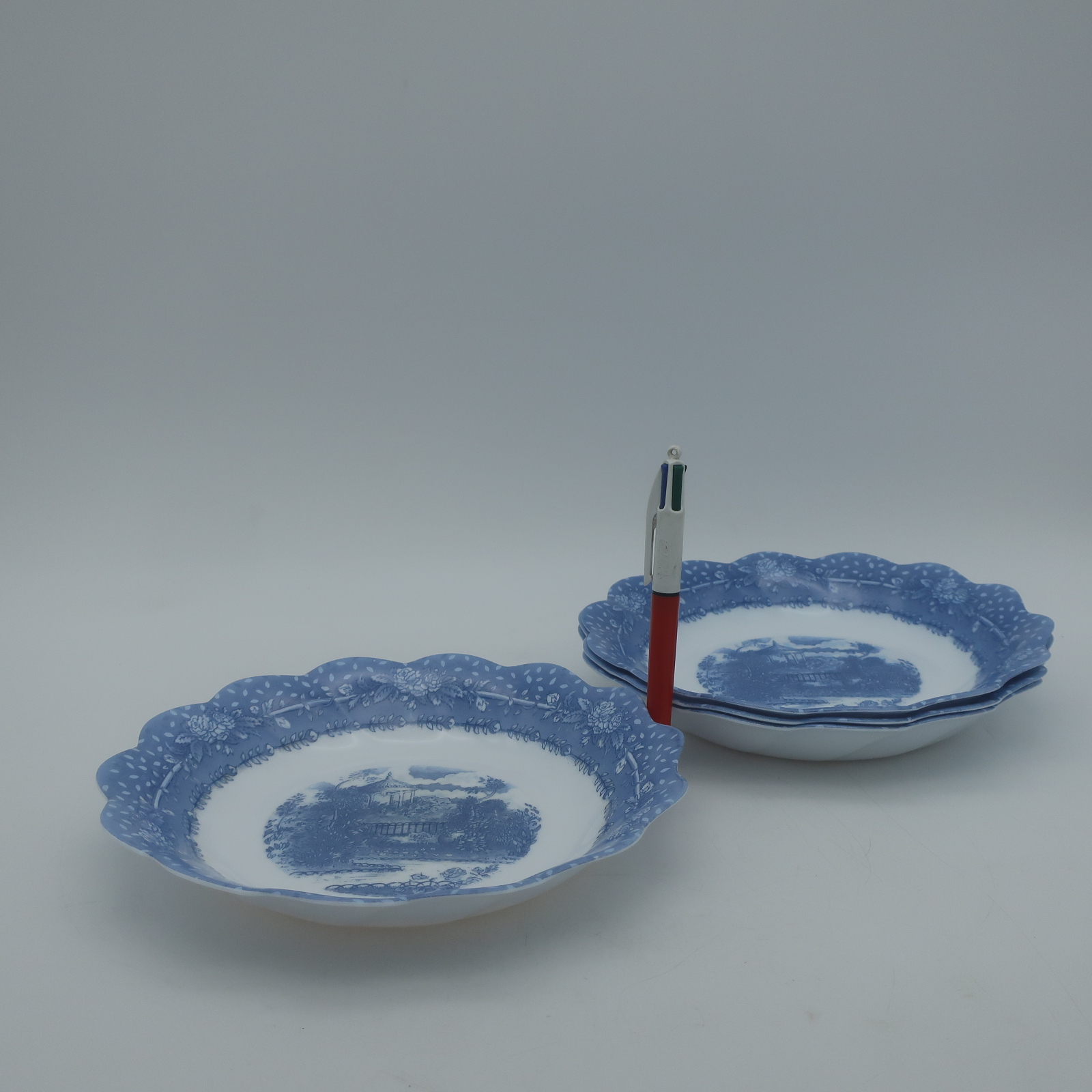 Quatuors d'Assiettes à motif Arcopal - Photo 4